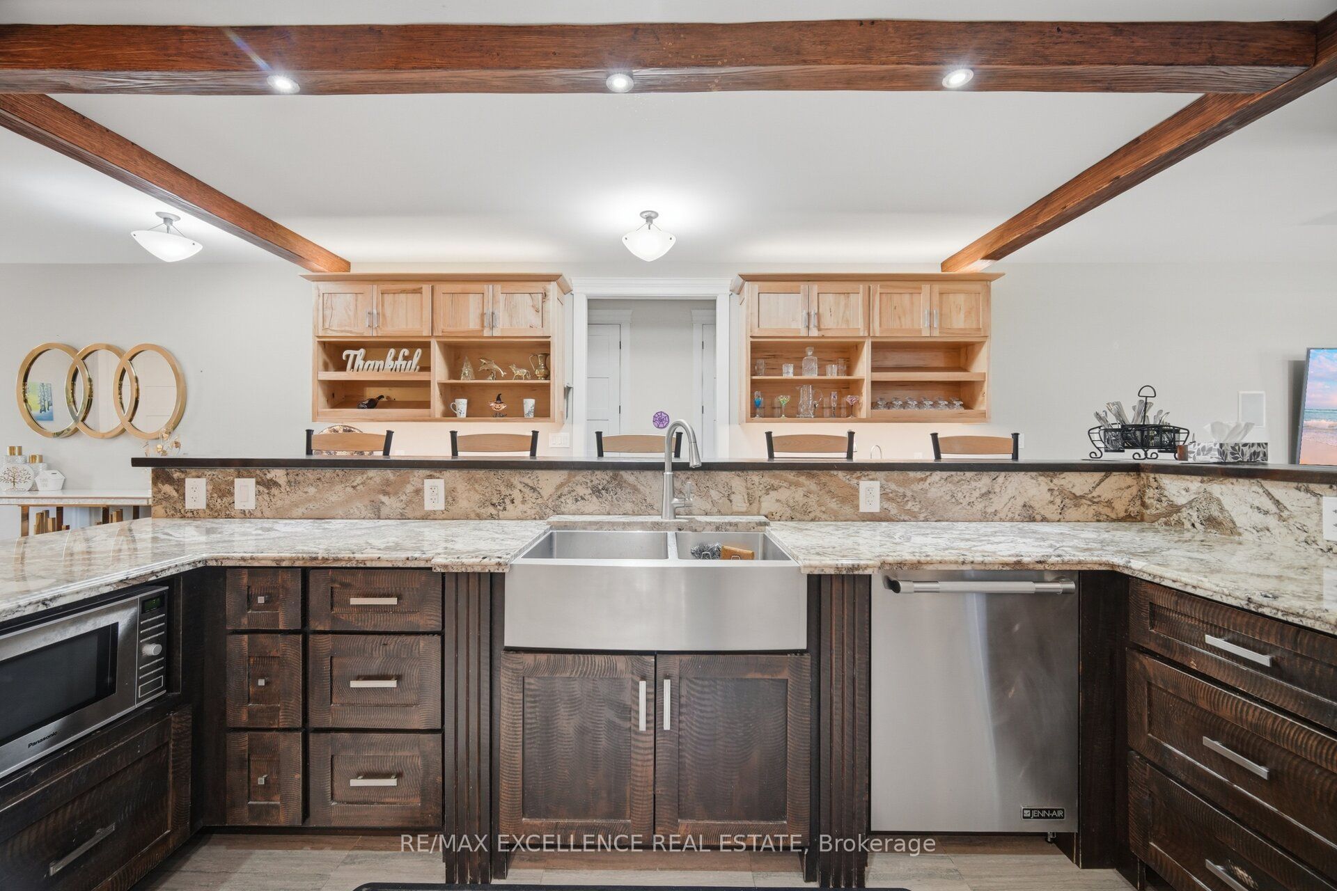 5593 Trafalgar Road Property Photo 13