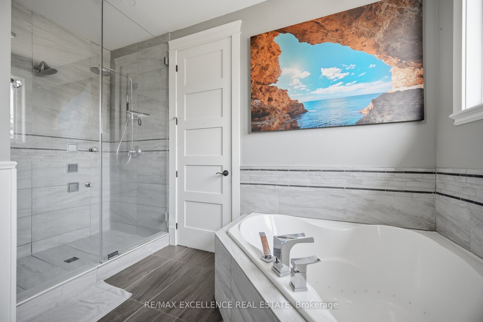 5593 Trafalgar Road Property Photo 25