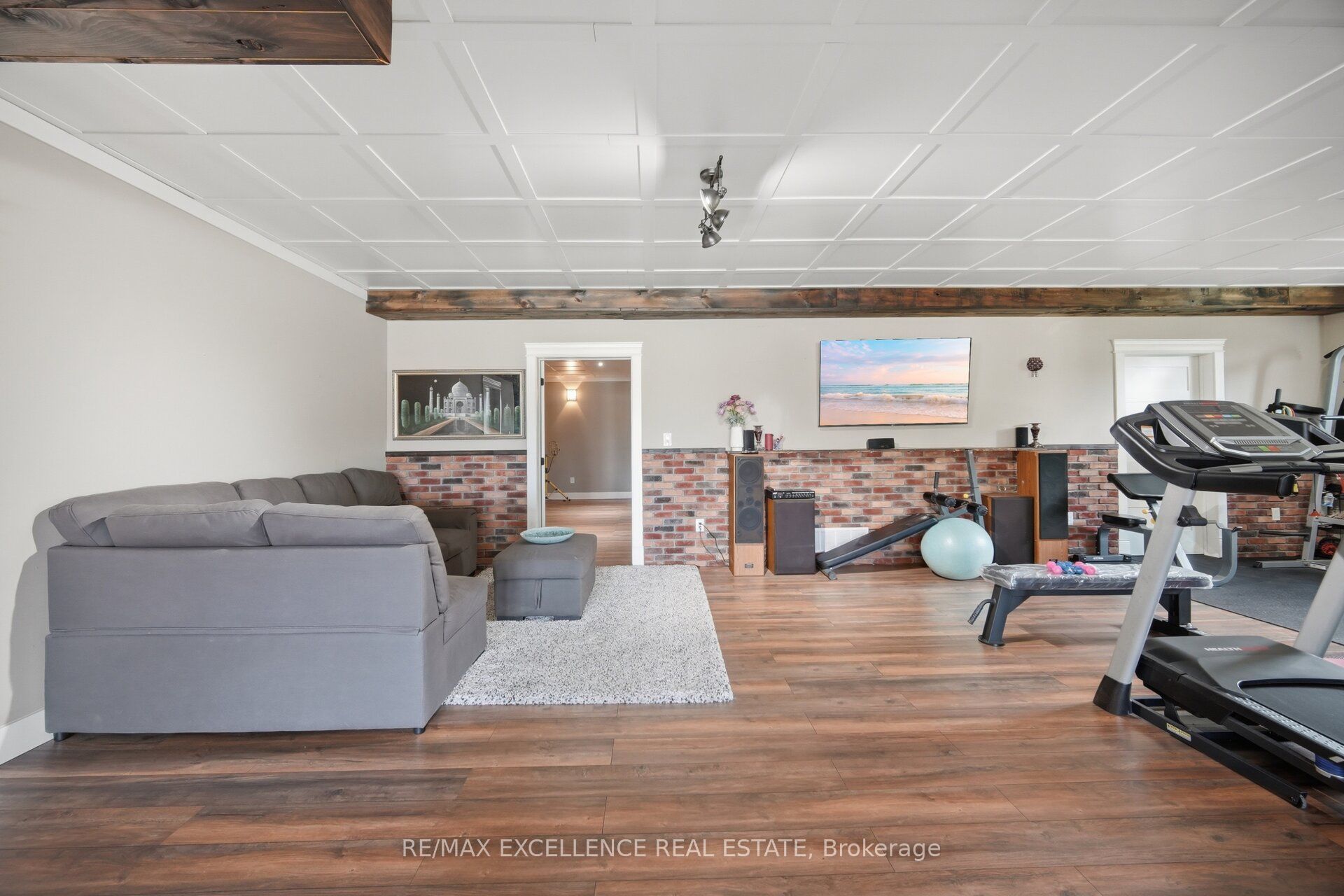 5593 Trafalgar Road Property Photo 33
