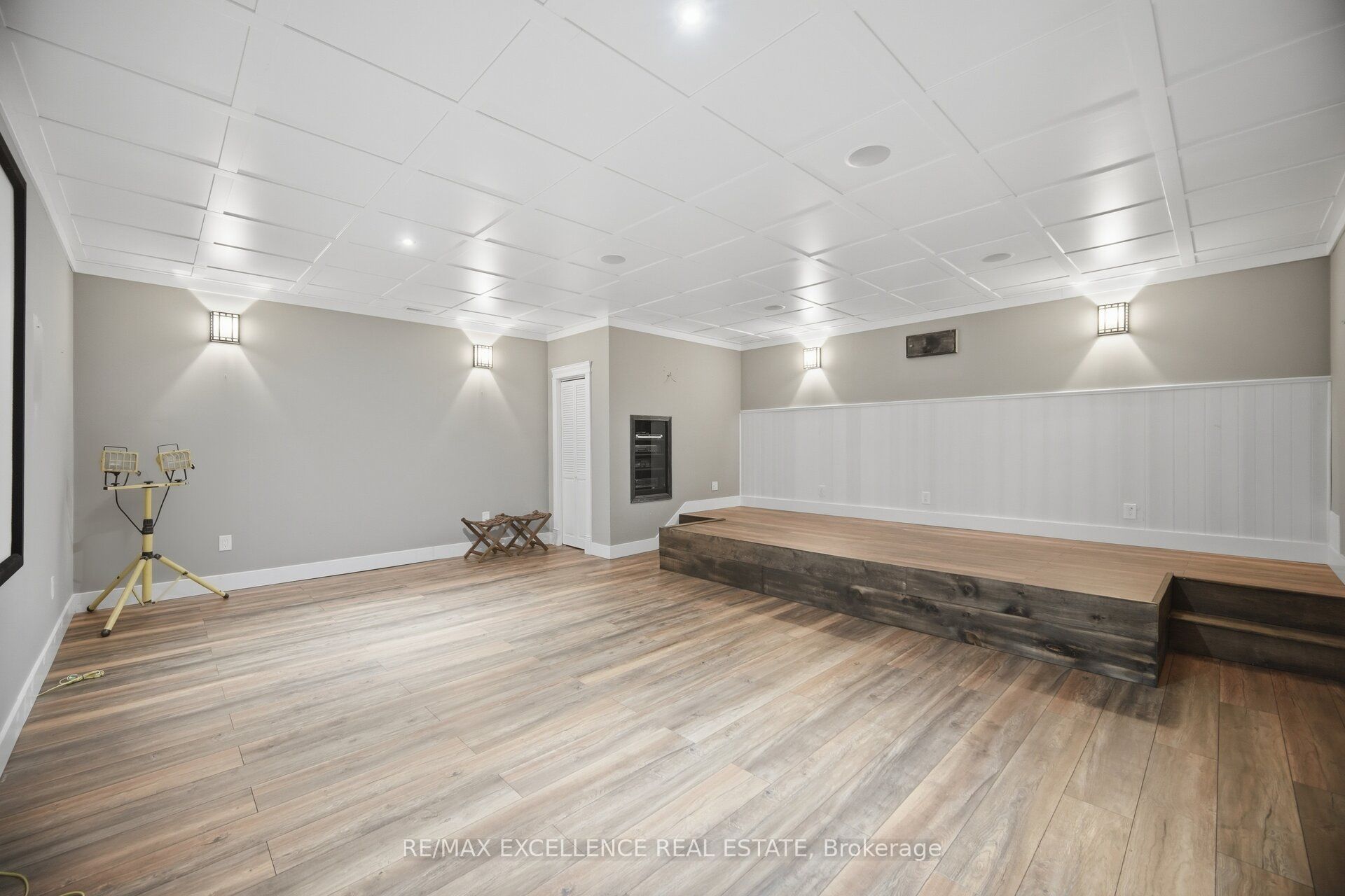 5593 Trafalgar Road Property Photo 35
