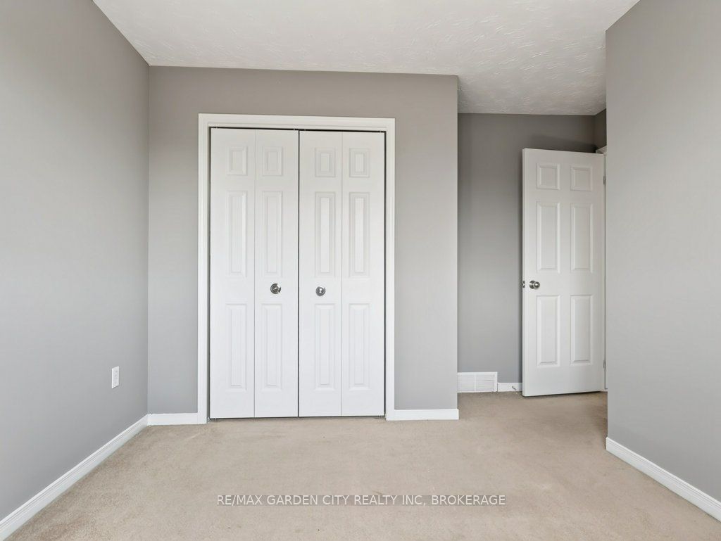 211 Morton Street S Property Photo 26