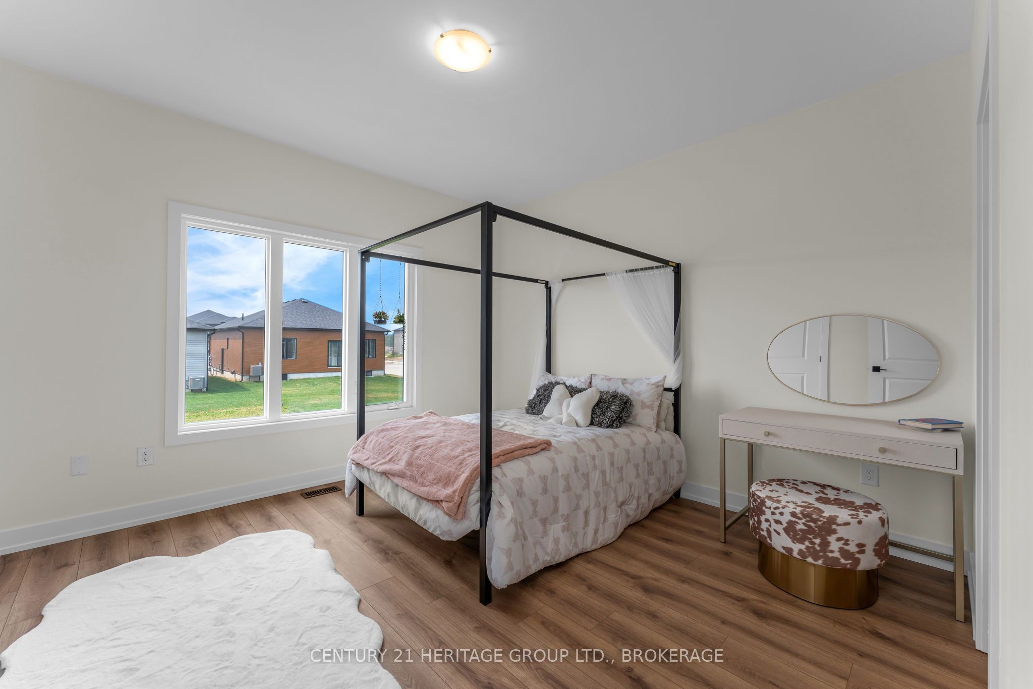60 Dusenbury Drive Property Photo 3