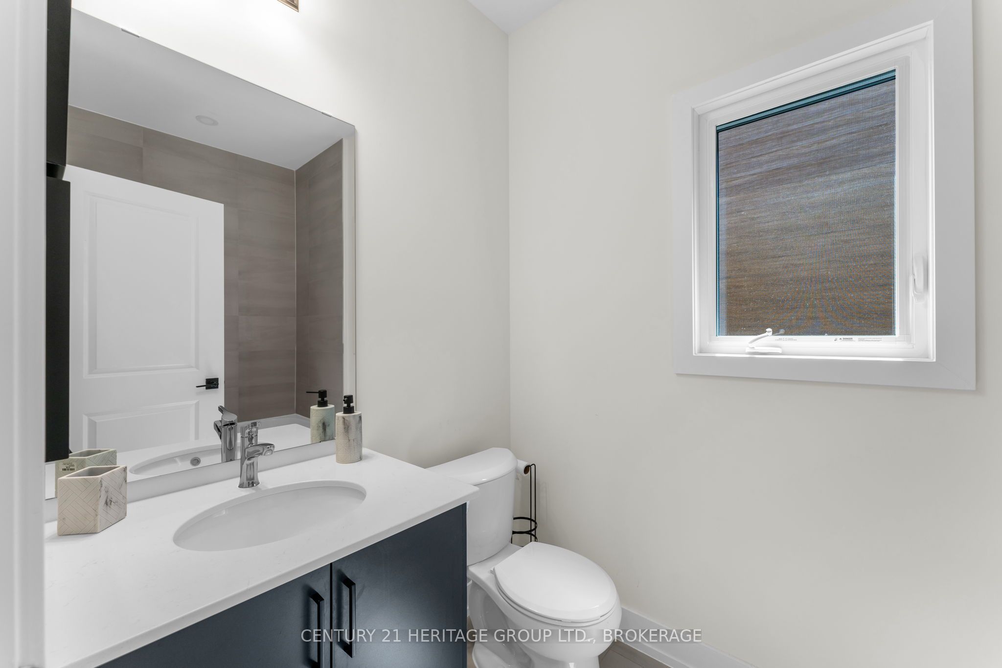 60 Dusenbury Drive Property Photo 17