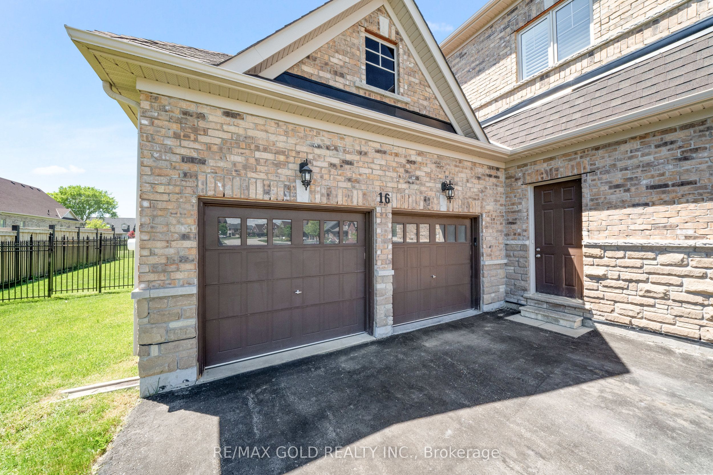16 Meek Avenue Property Photo 3