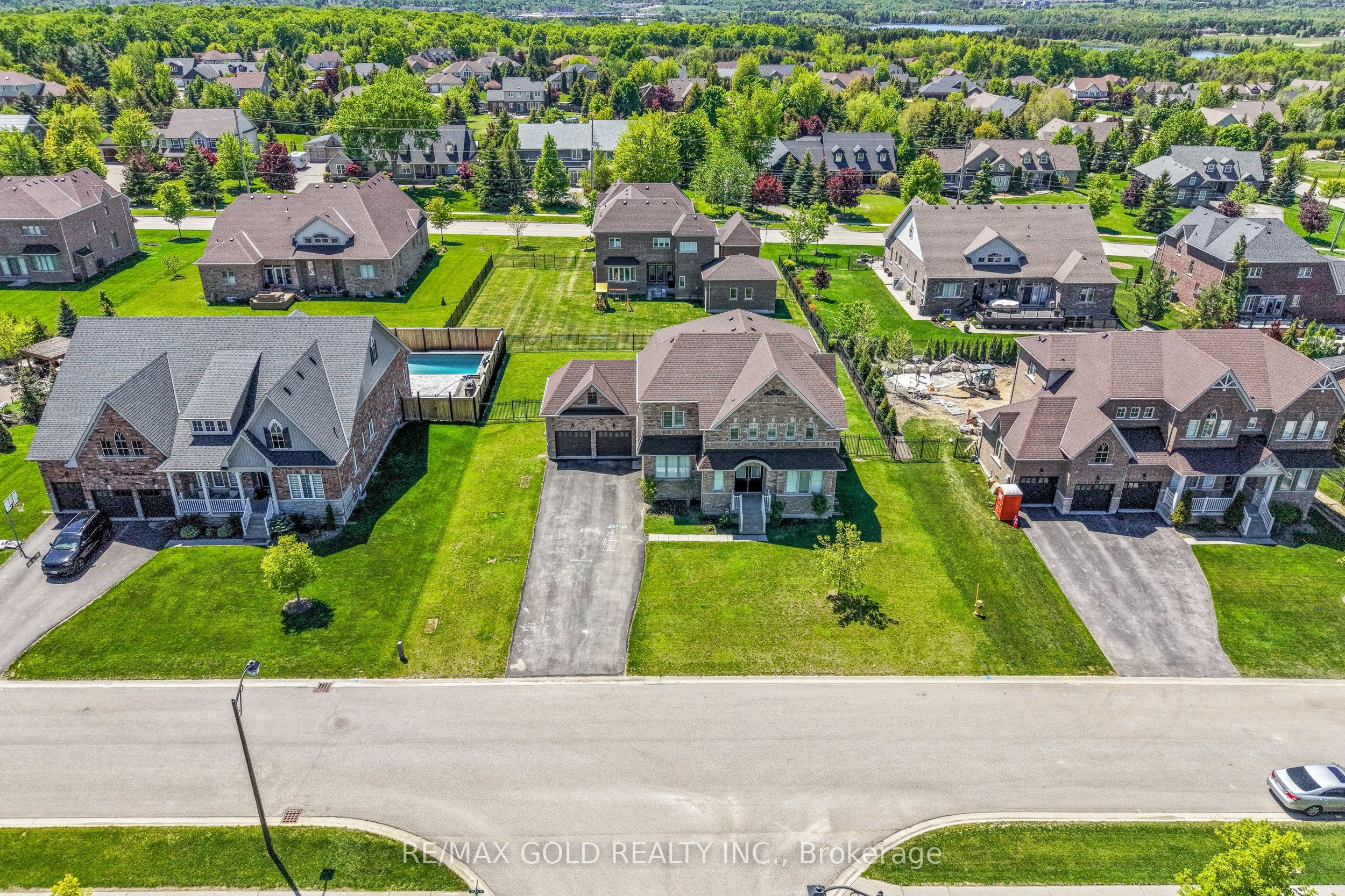 16 Meek Avenue Property Photo 4