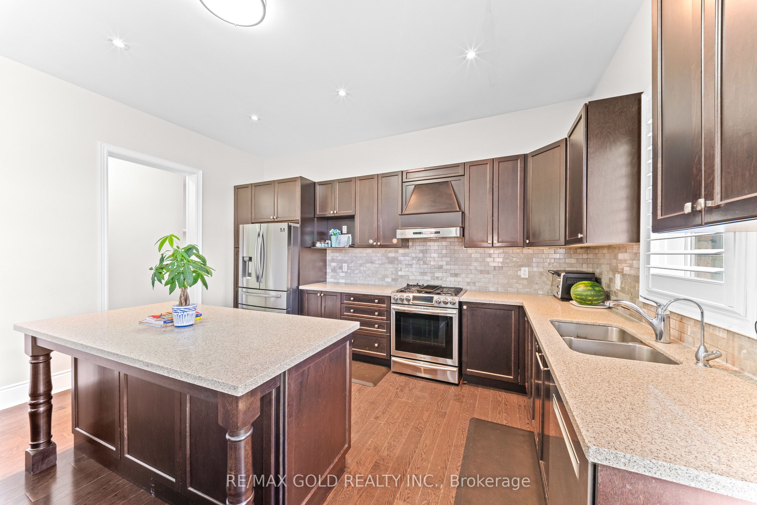 16 Meek Avenue Property Photo 29