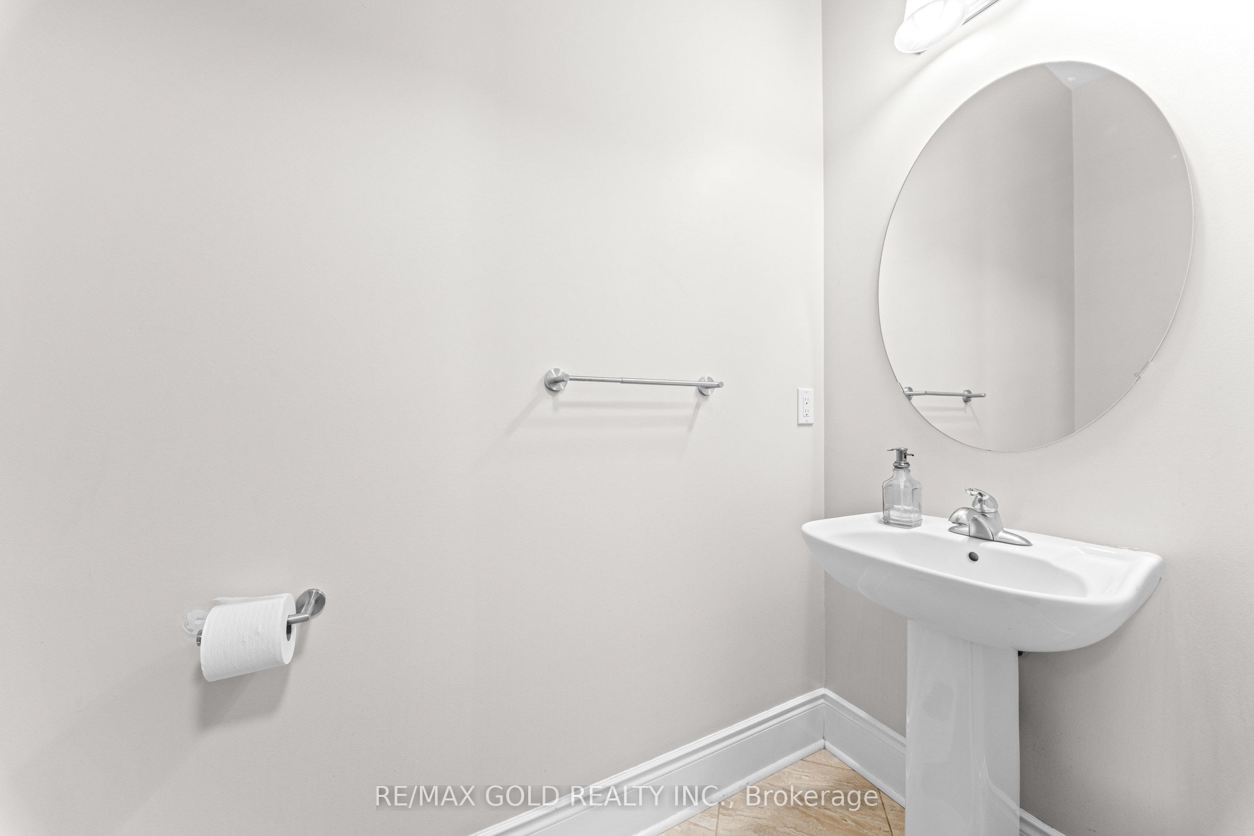 16 Meek Avenue Property Photo 34