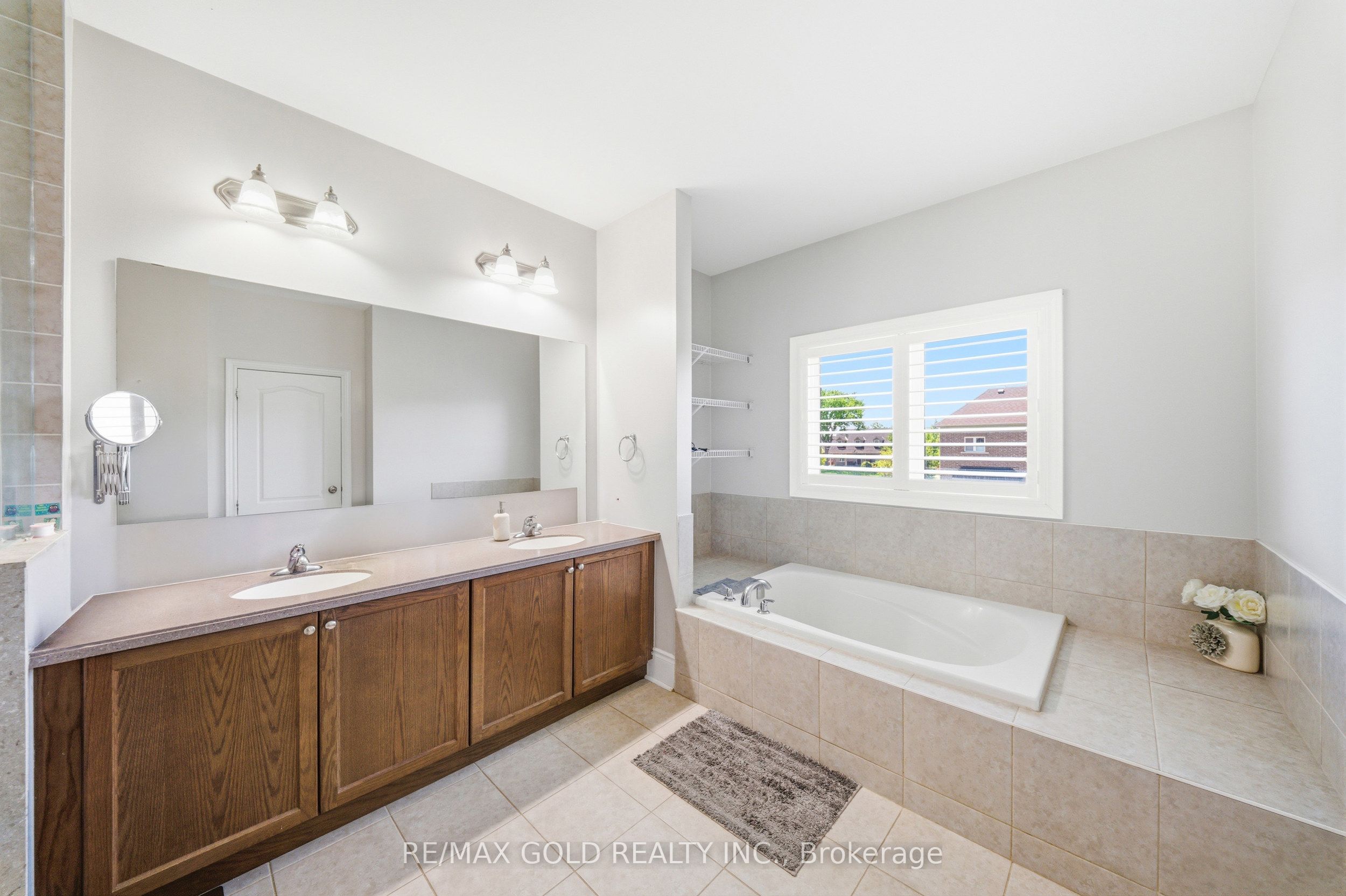 16 Meek Avenue Property Photo 37