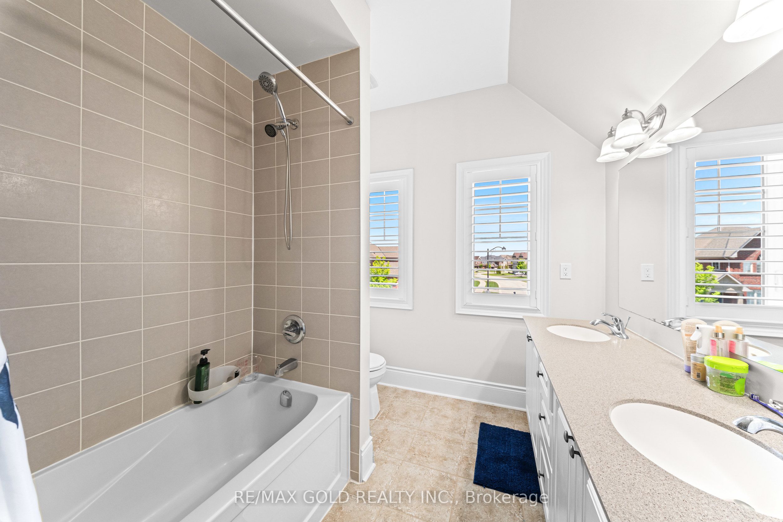 16 Meek Avenue Property Photo 45