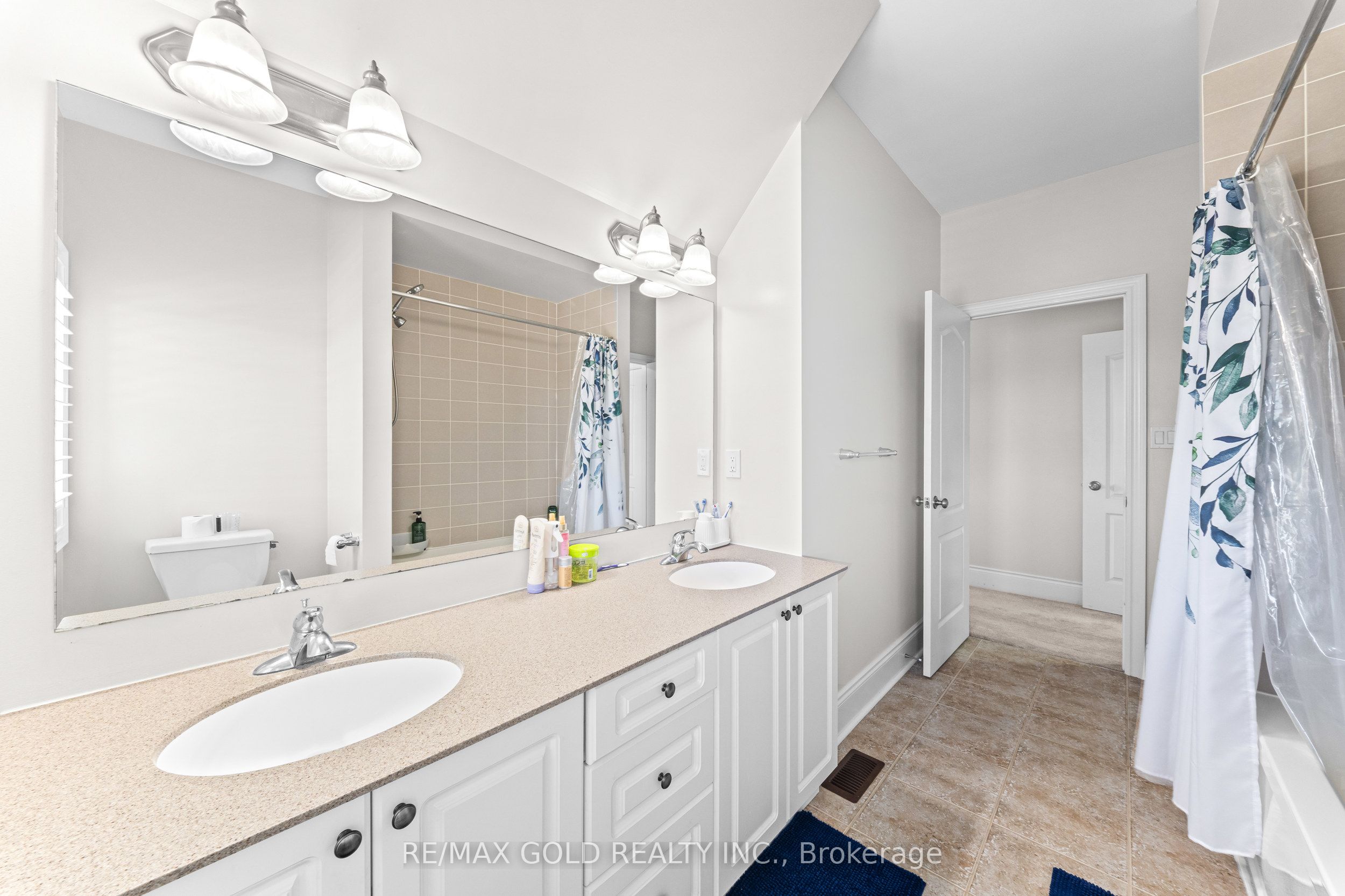 16 Meek Avenue Property Photo 46
