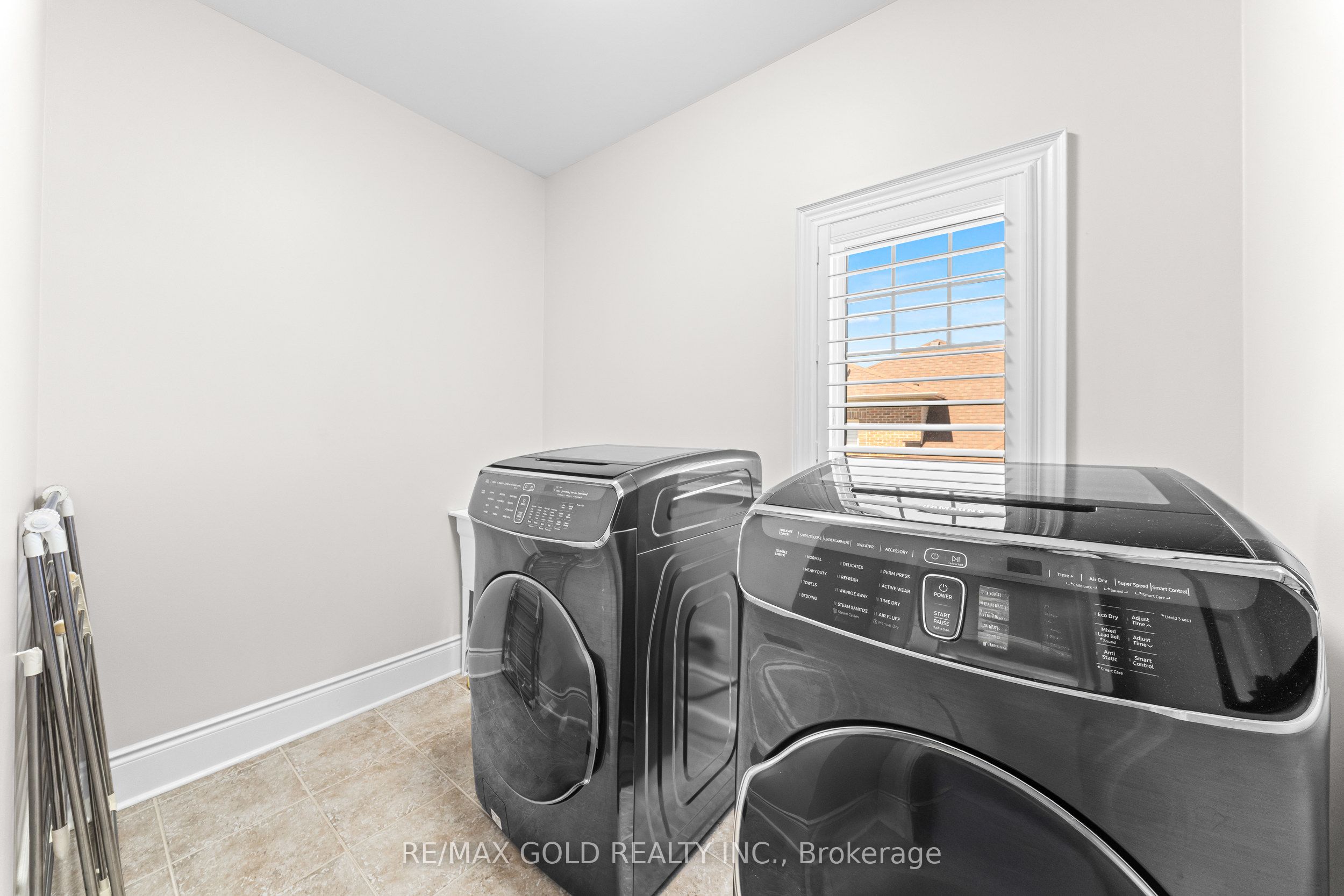 16 Meek Avenue Property Photo 47