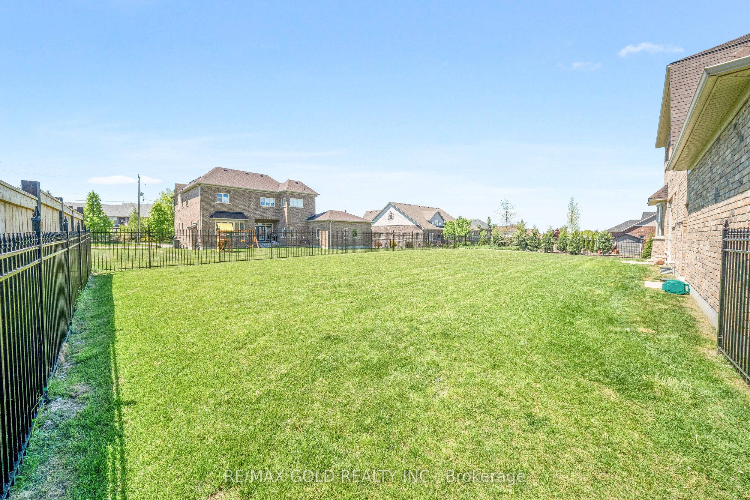 16 Meek Avenue Property Photo 48