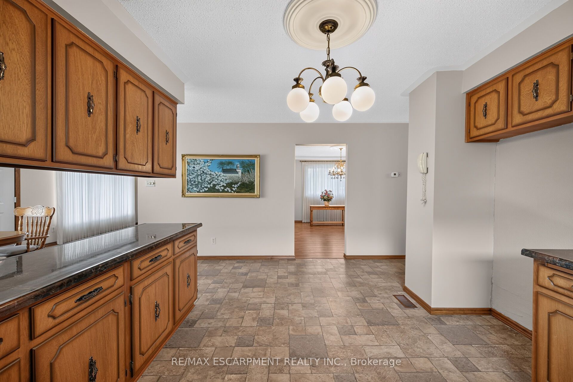 39 Algonquin Court Property Photo 14