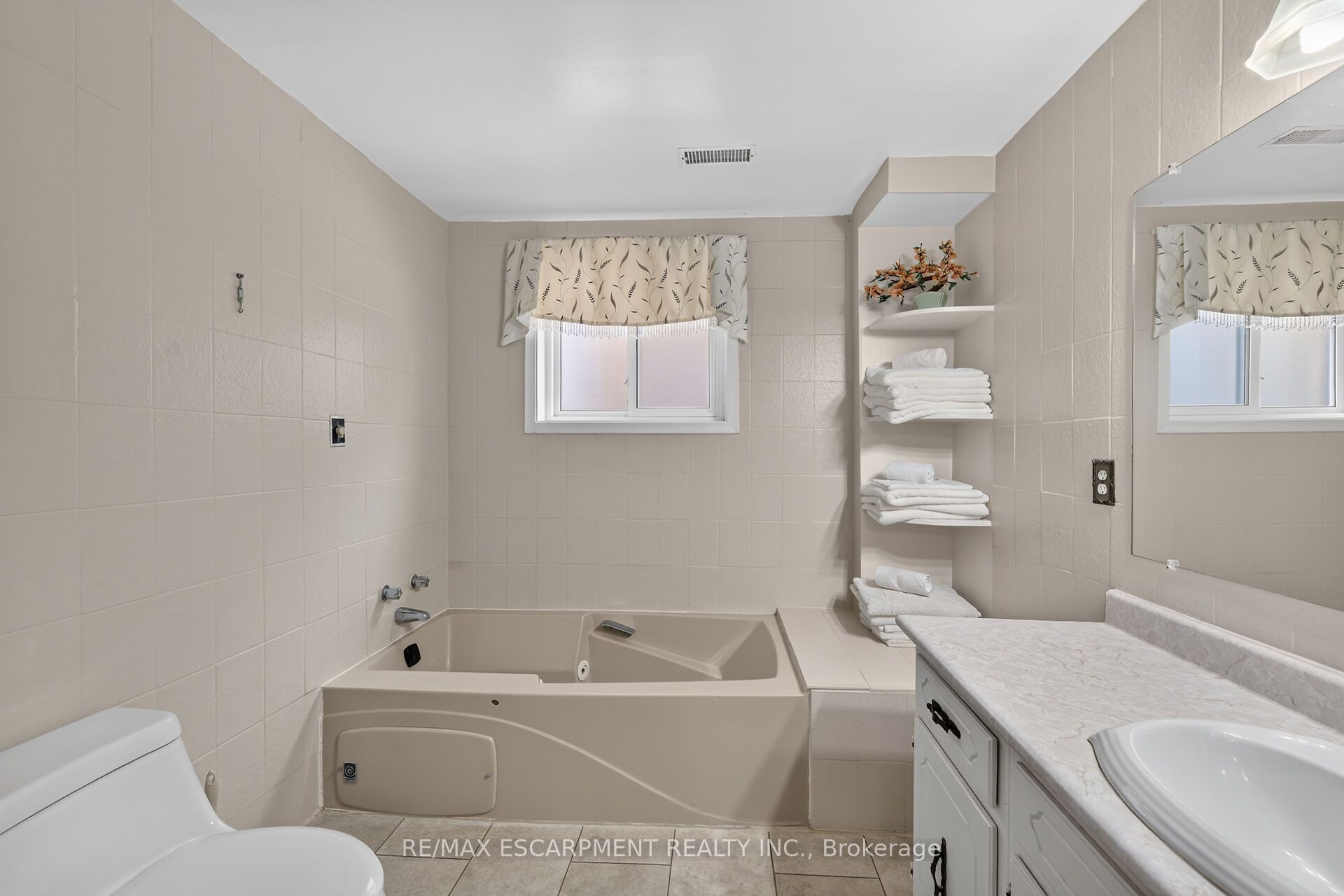 39 Algonquin Court Property Photo 36