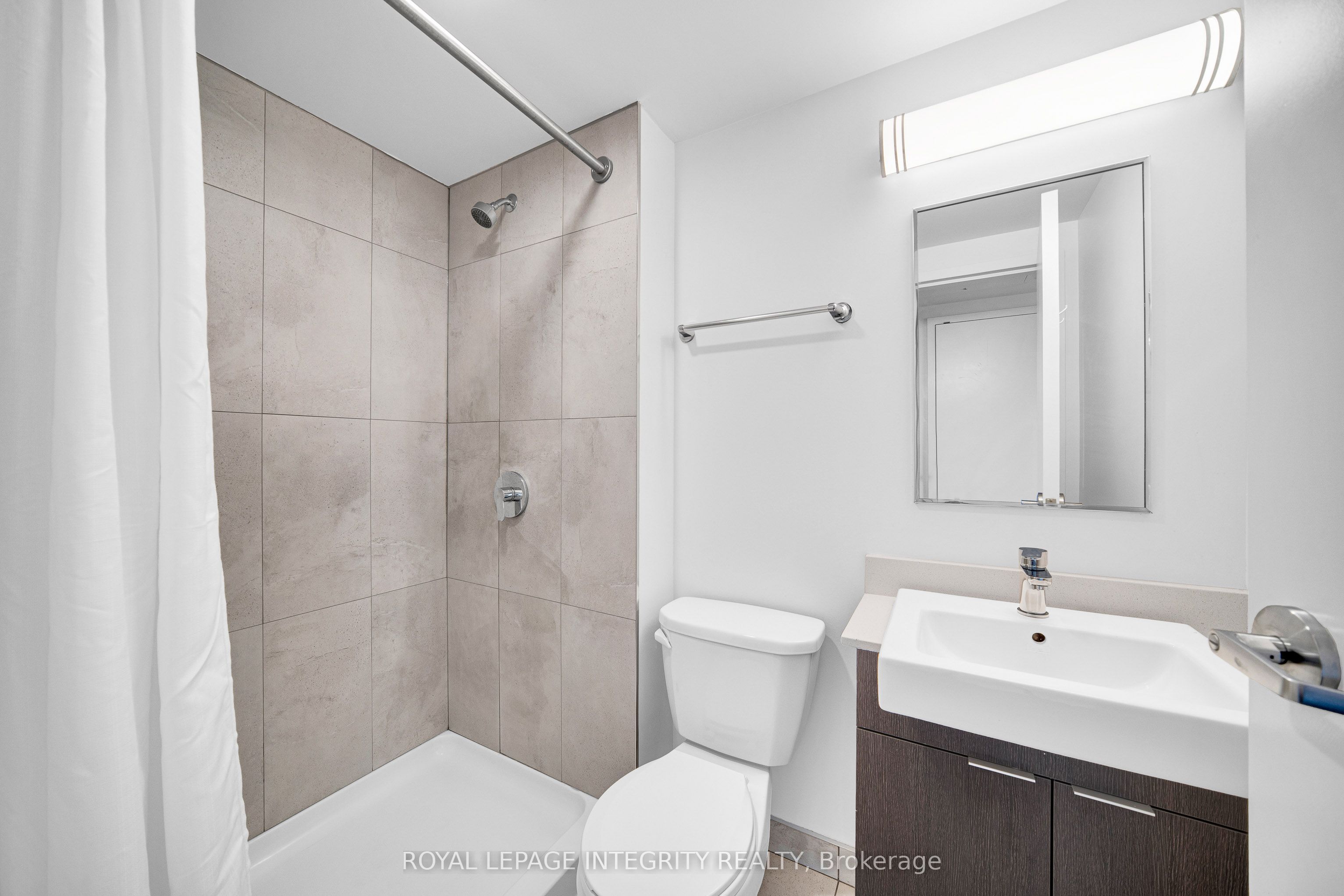 105 Champagne Avenue S 2503 Property Photo 6