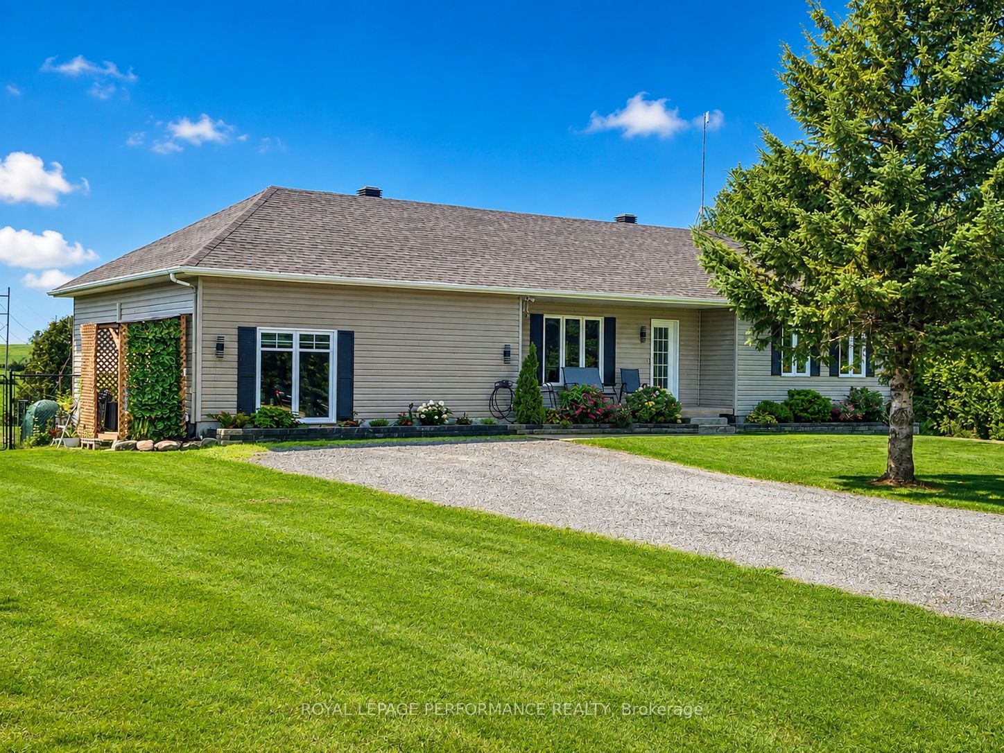 1890 Cassburn Road Property Photo 2