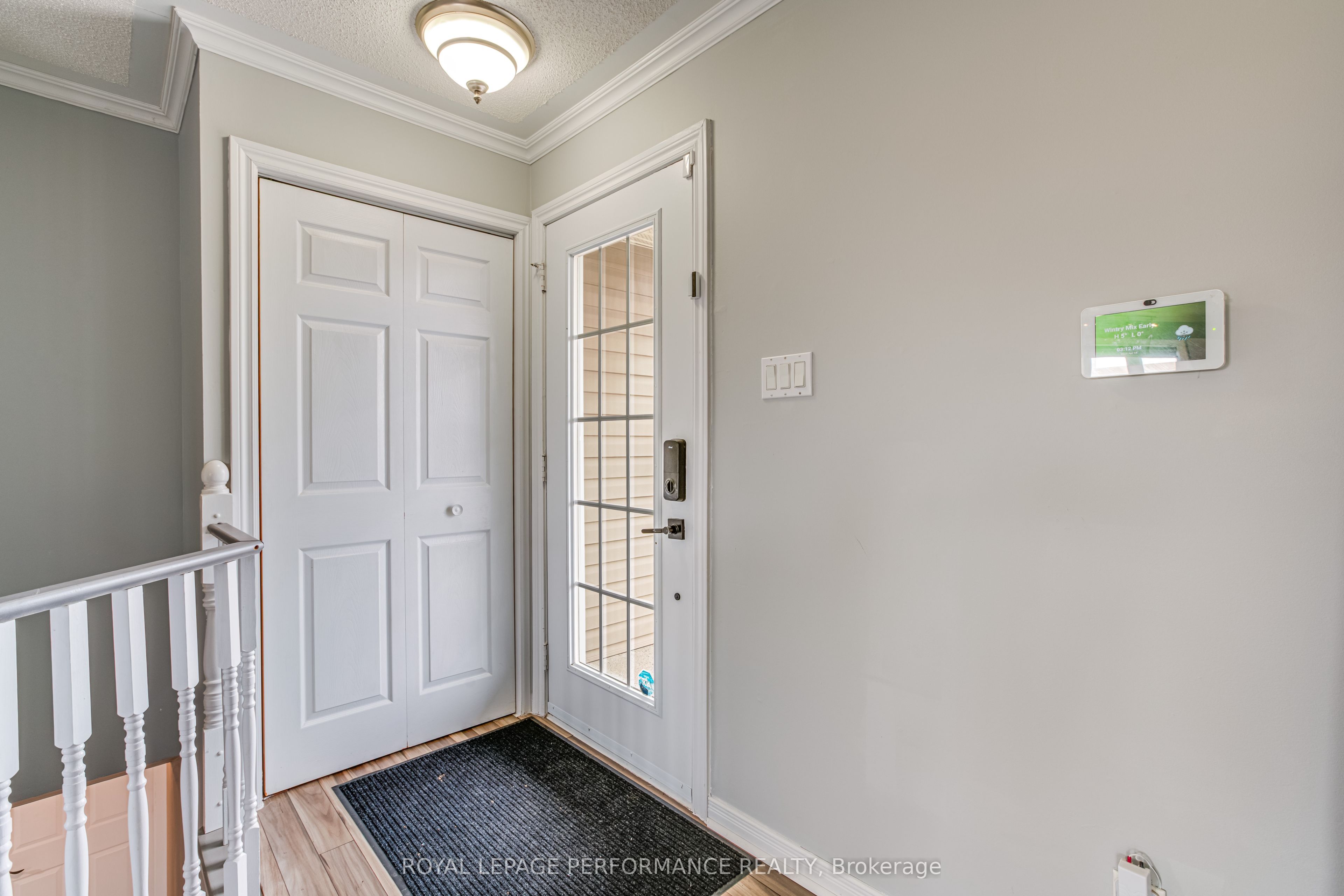 1890 Cassburn Road Property Photo 3