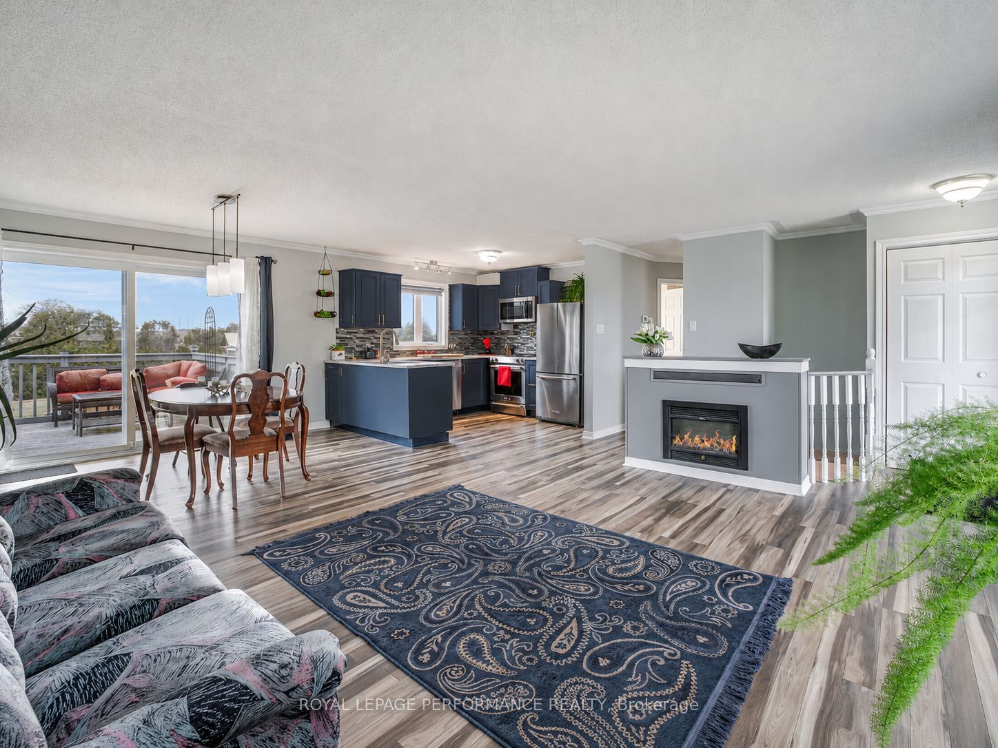 1890 Cassburn Road Property Photo 6