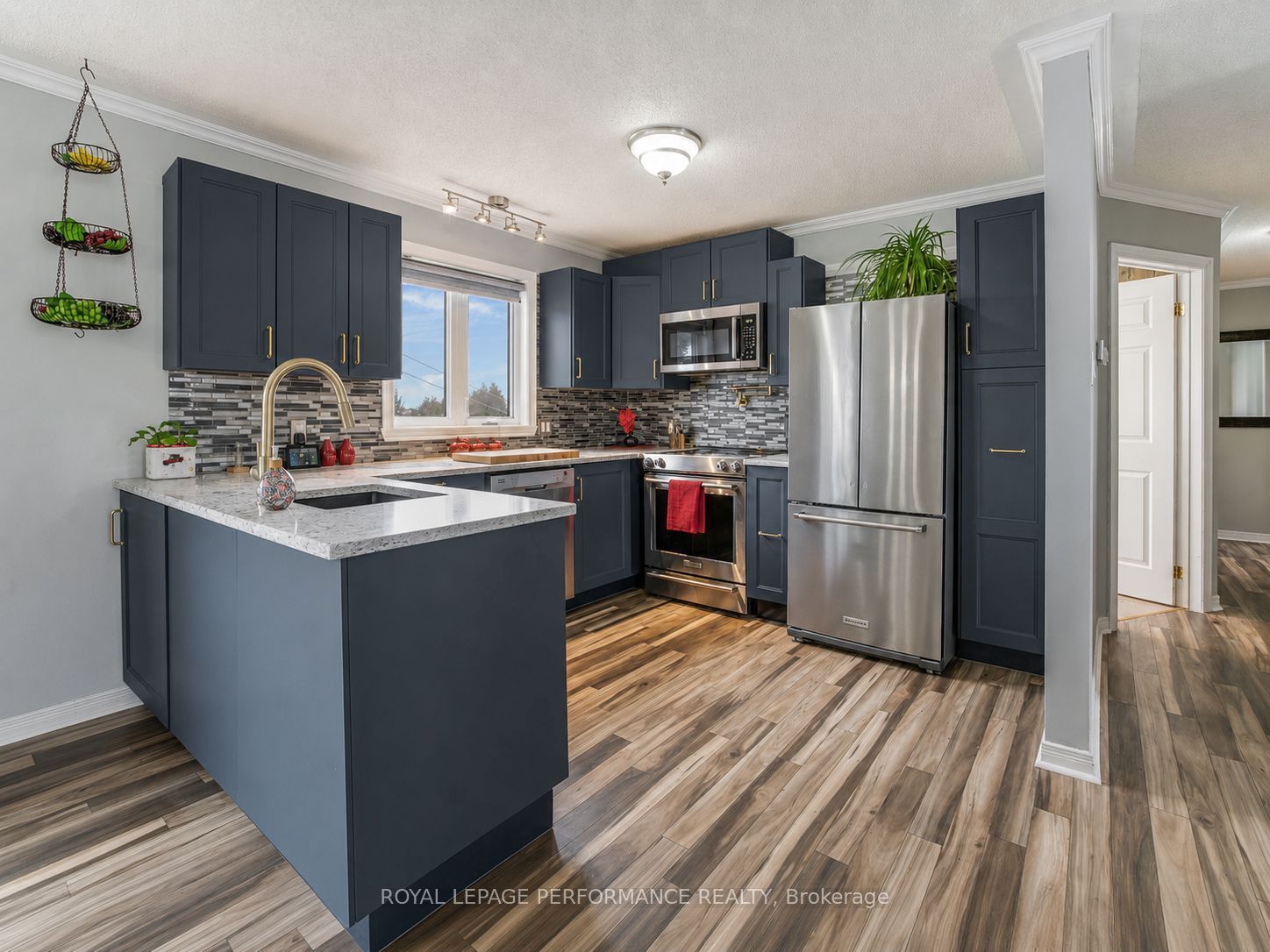 1890 Cassburn Road Property Photo 12