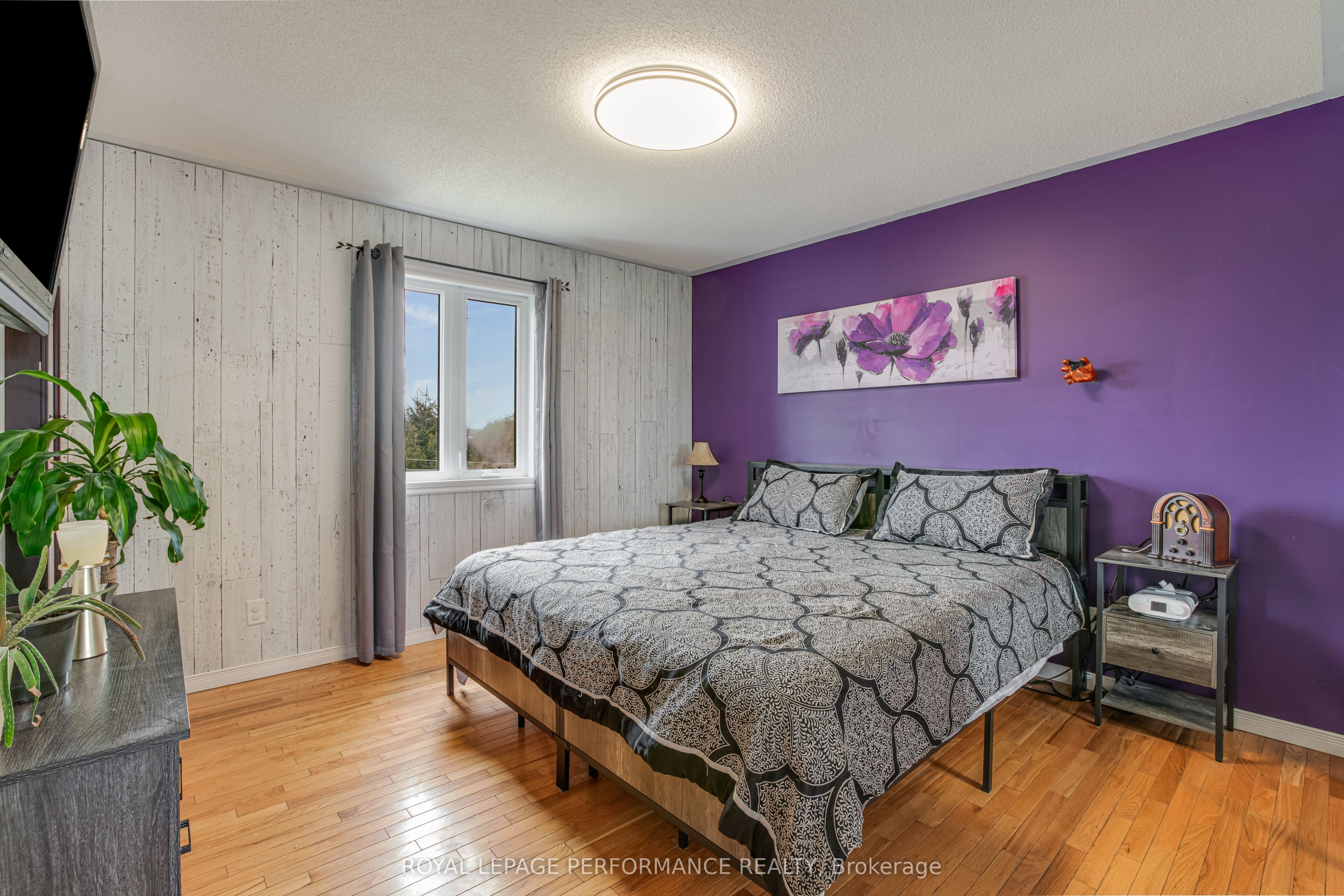 1890 Cassburn Road Property Photo 15