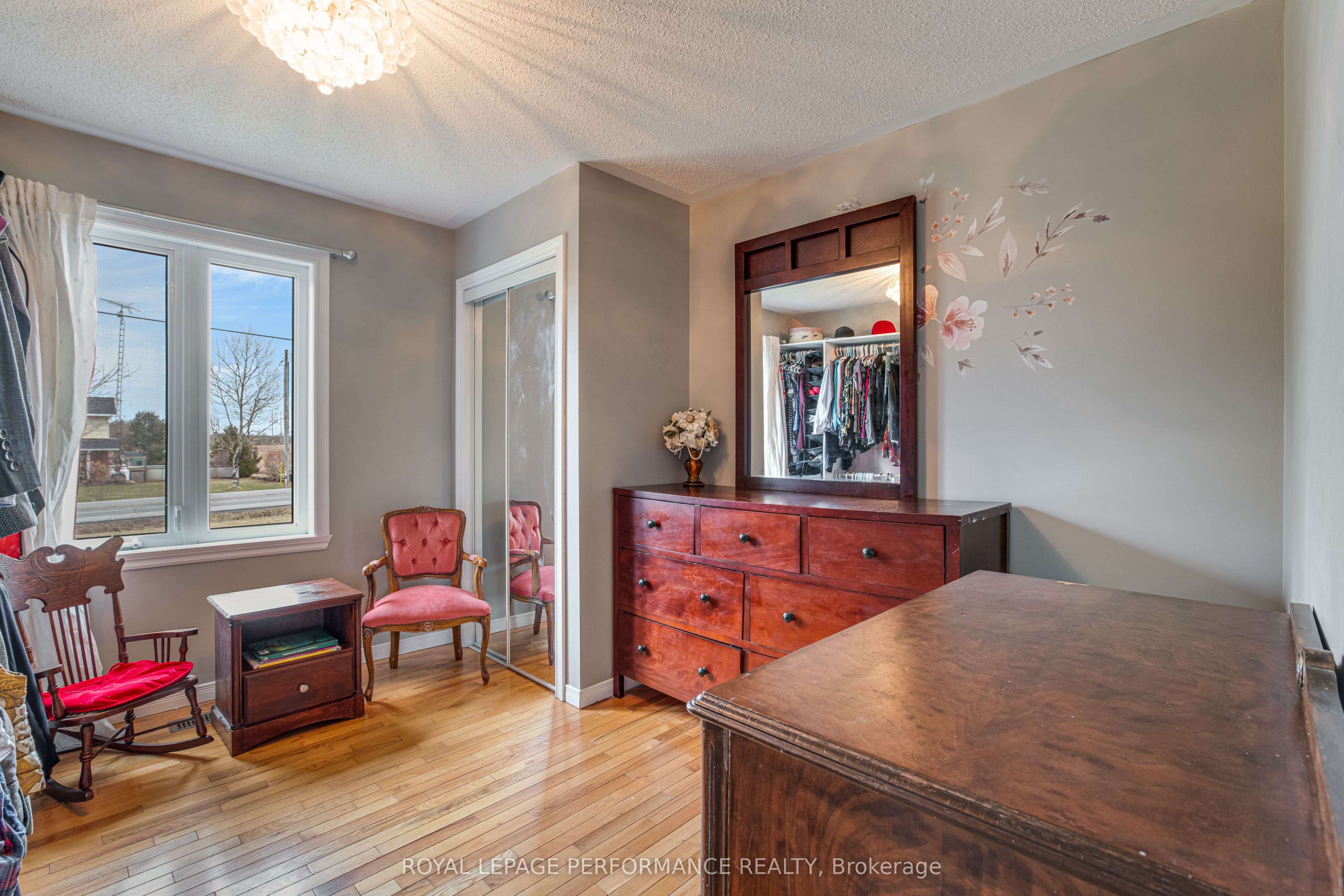 1890 Cassburn Road Property Photo 17