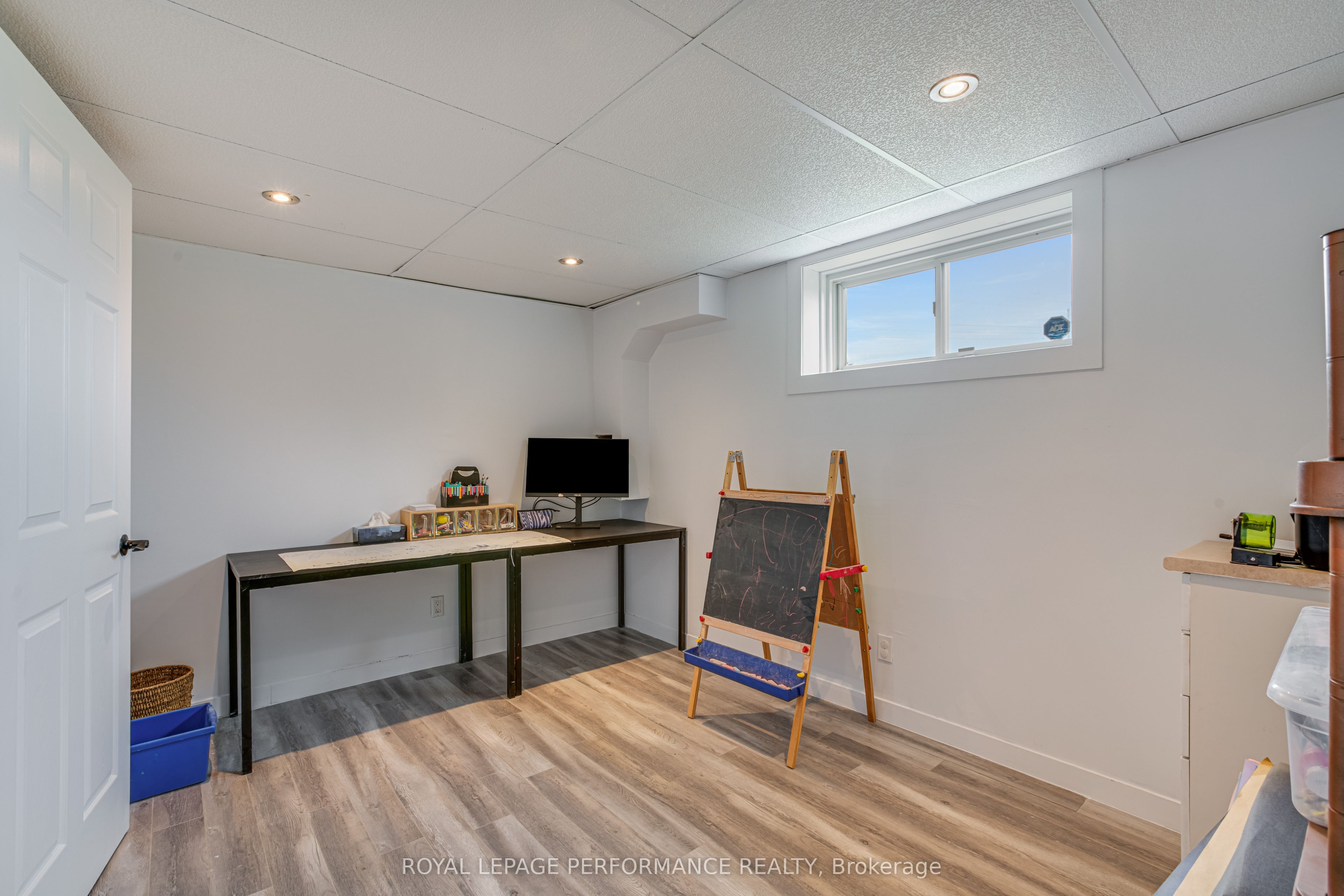 1890 Cassburn Road Property Photo 22