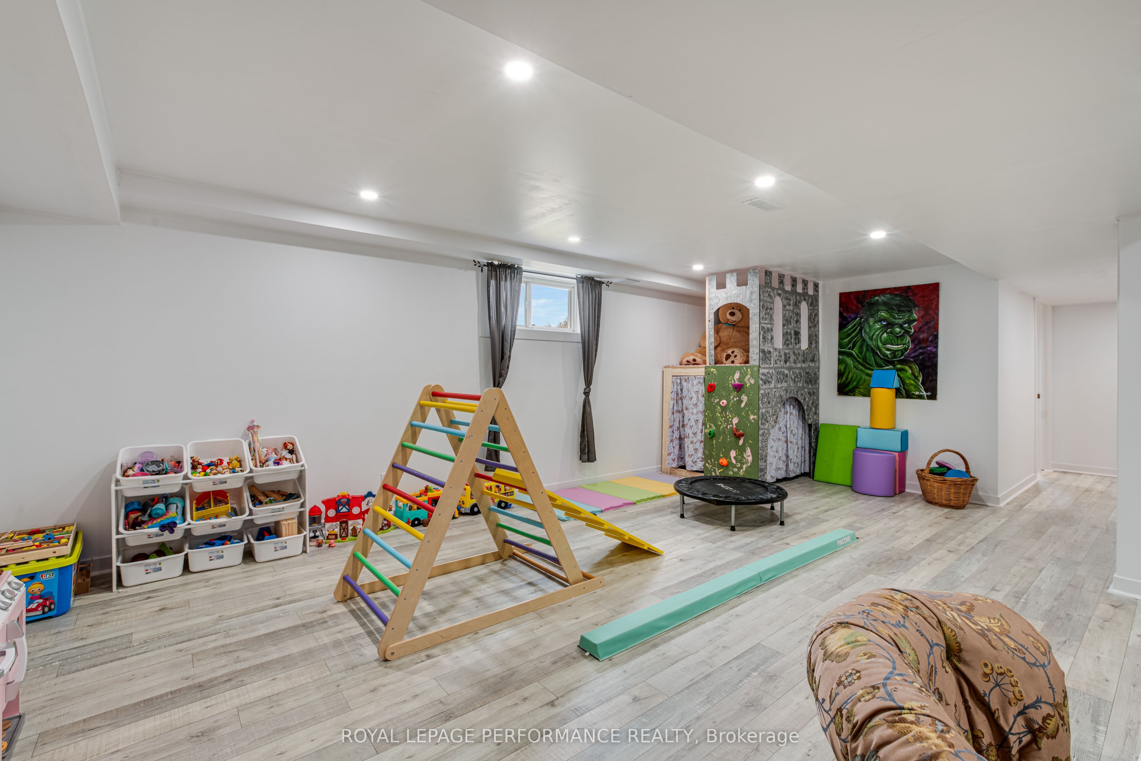 1890 Cassburn Road Property Photo 27