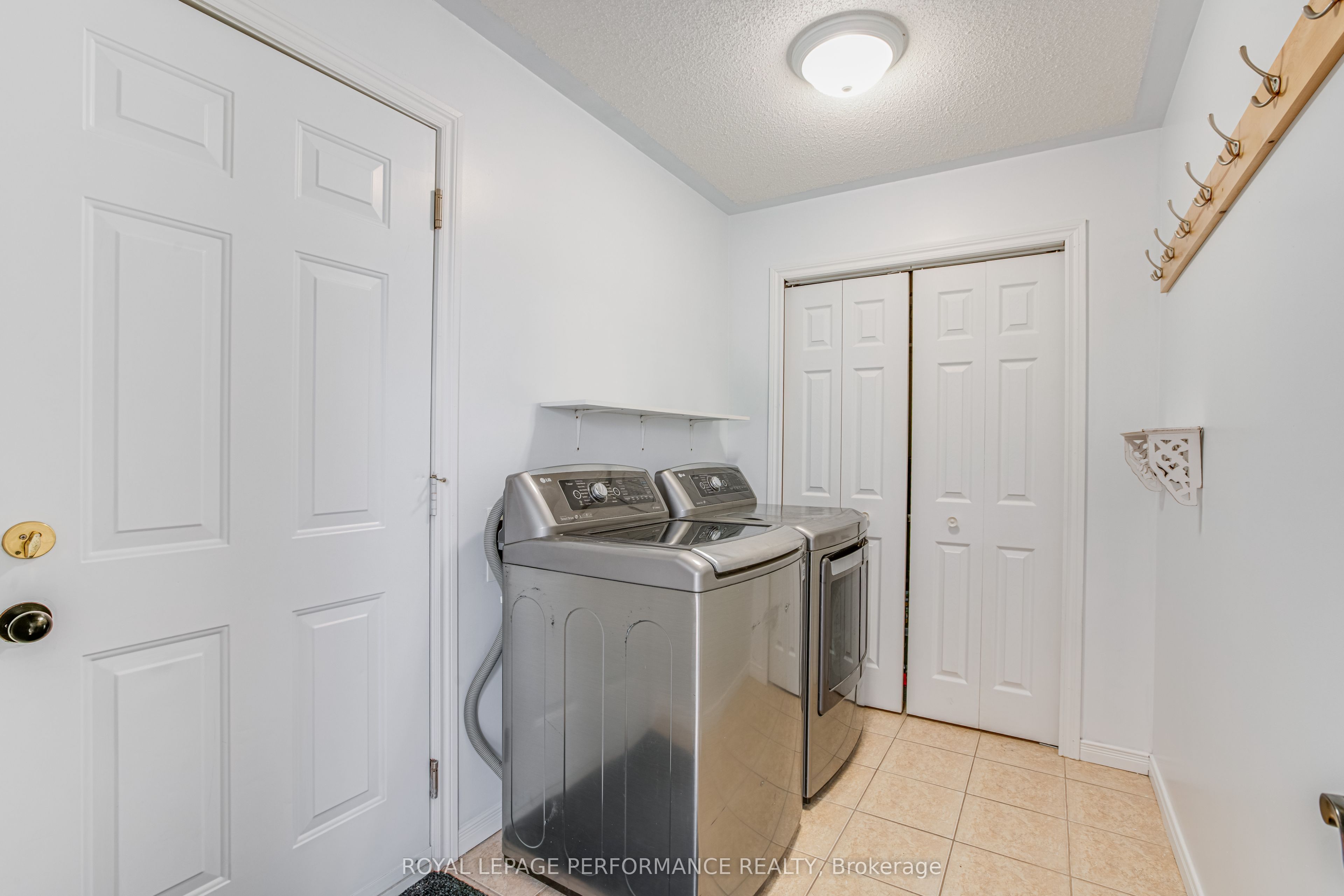 1890 Cassburn Road Property Photo 30