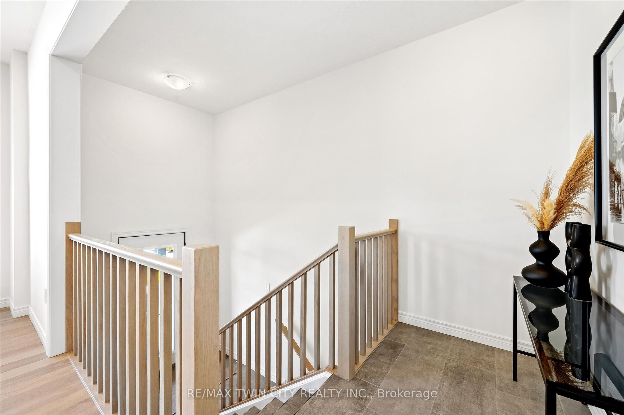 14 Sora Lane Property Photo 4