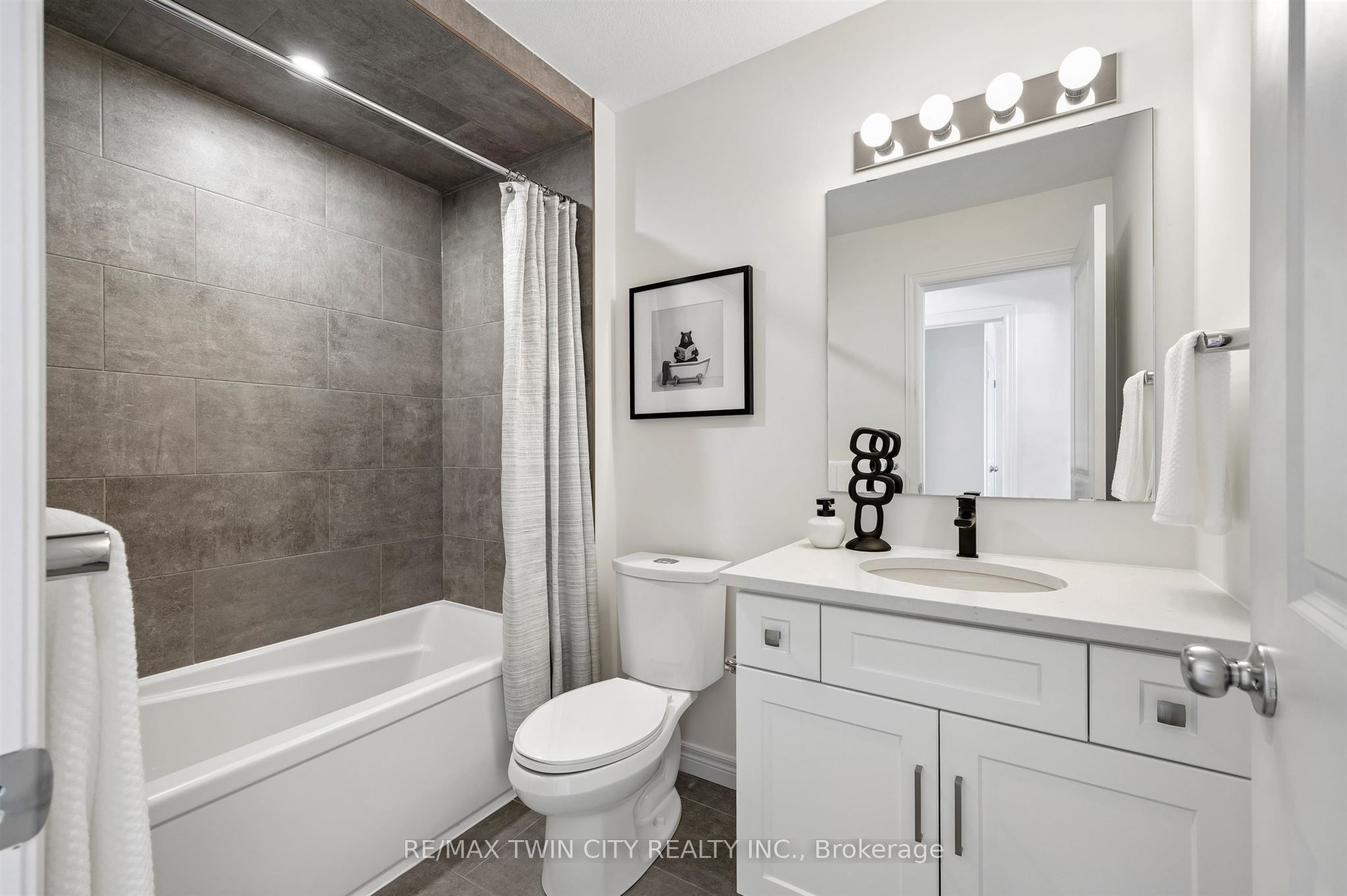 14 Sora Lane Property Photo 18