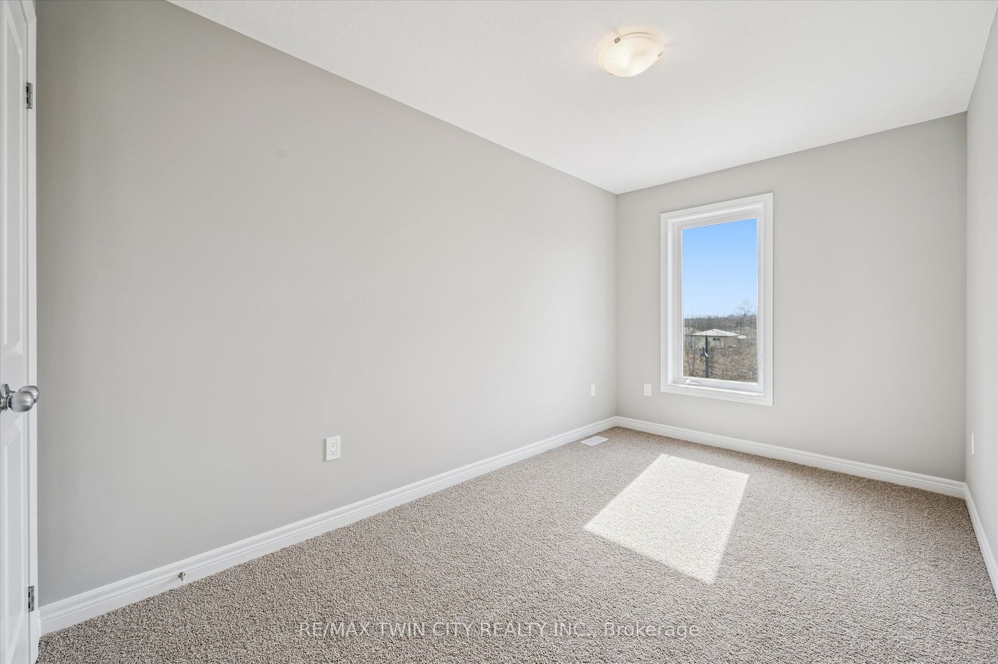 27 Sora Lane Property Photo 20
