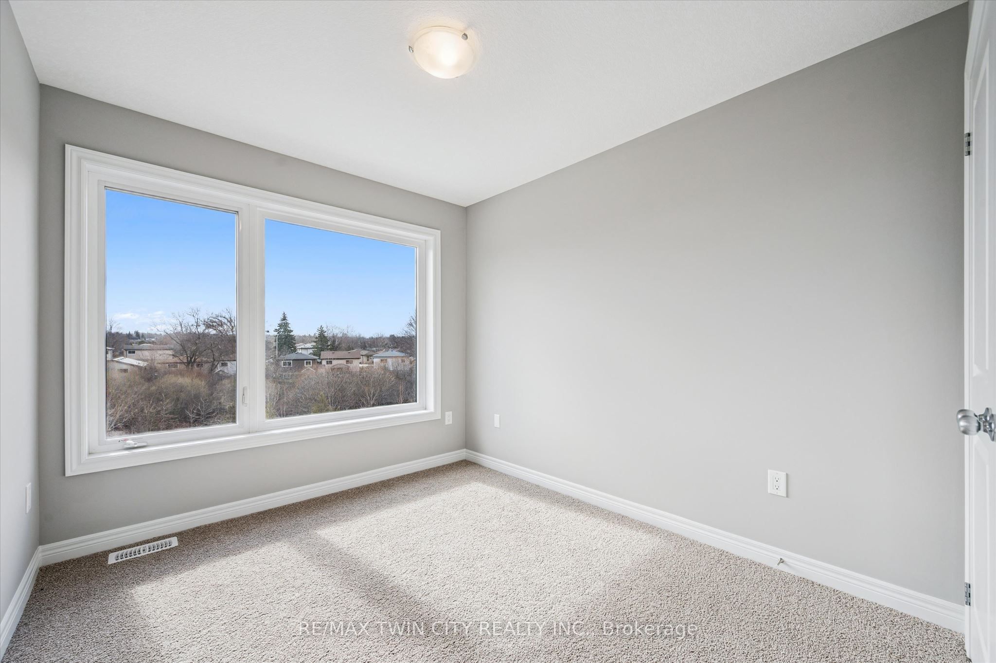 27 Sora Lane Property Photo 22