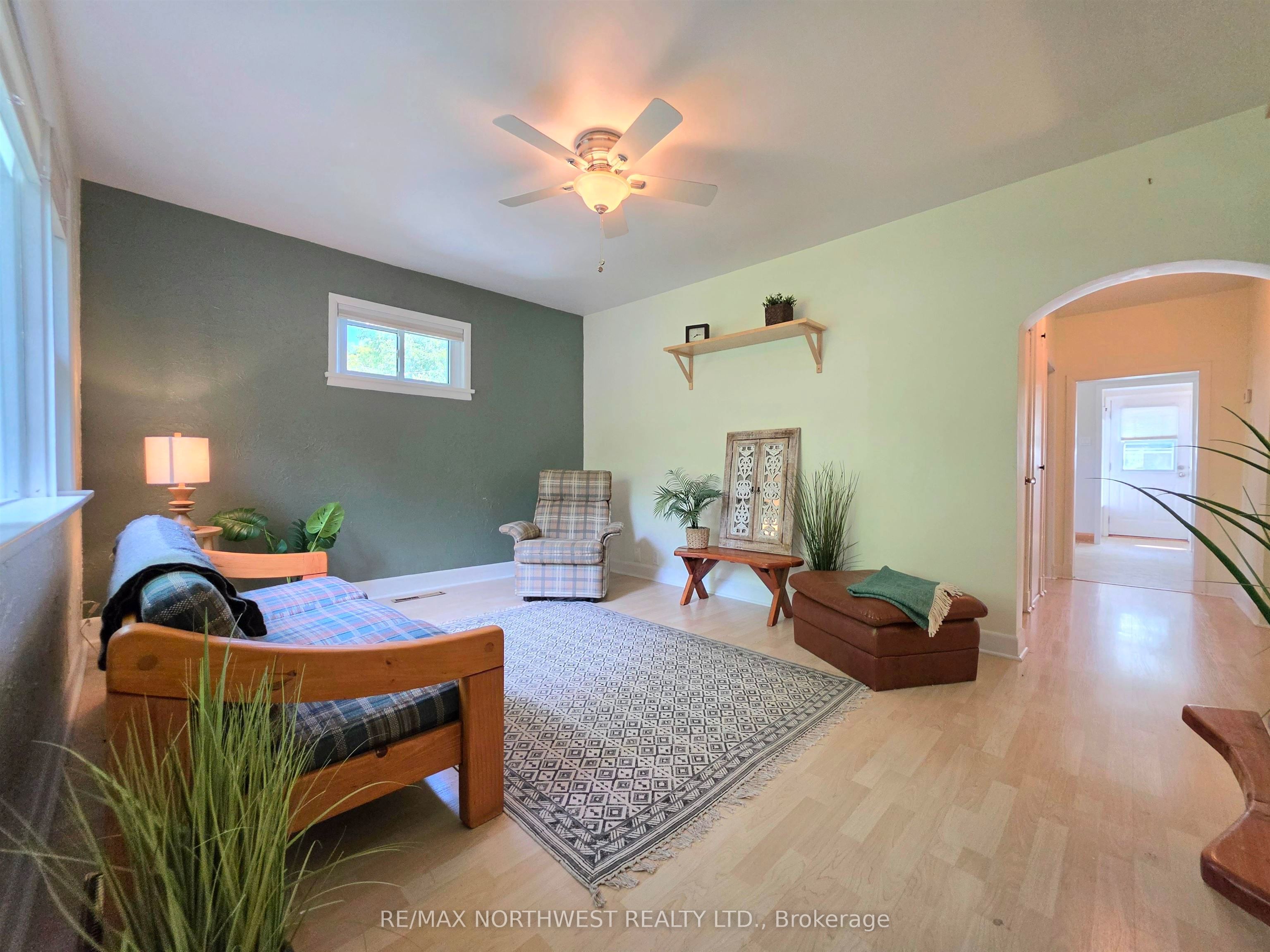 607 First Street South Property Photo 3