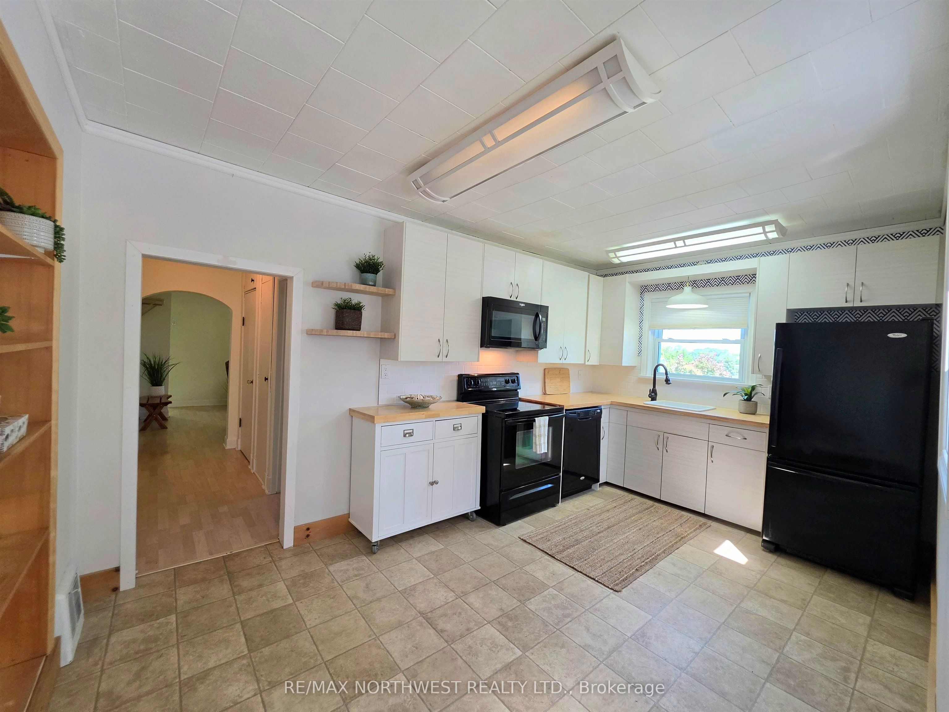 607 First Street South Property Photo 6