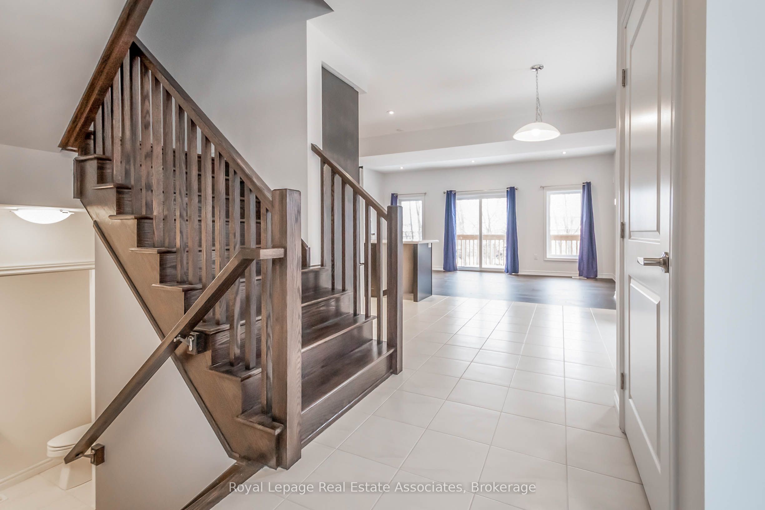3981 Crown Street Property Photo 4