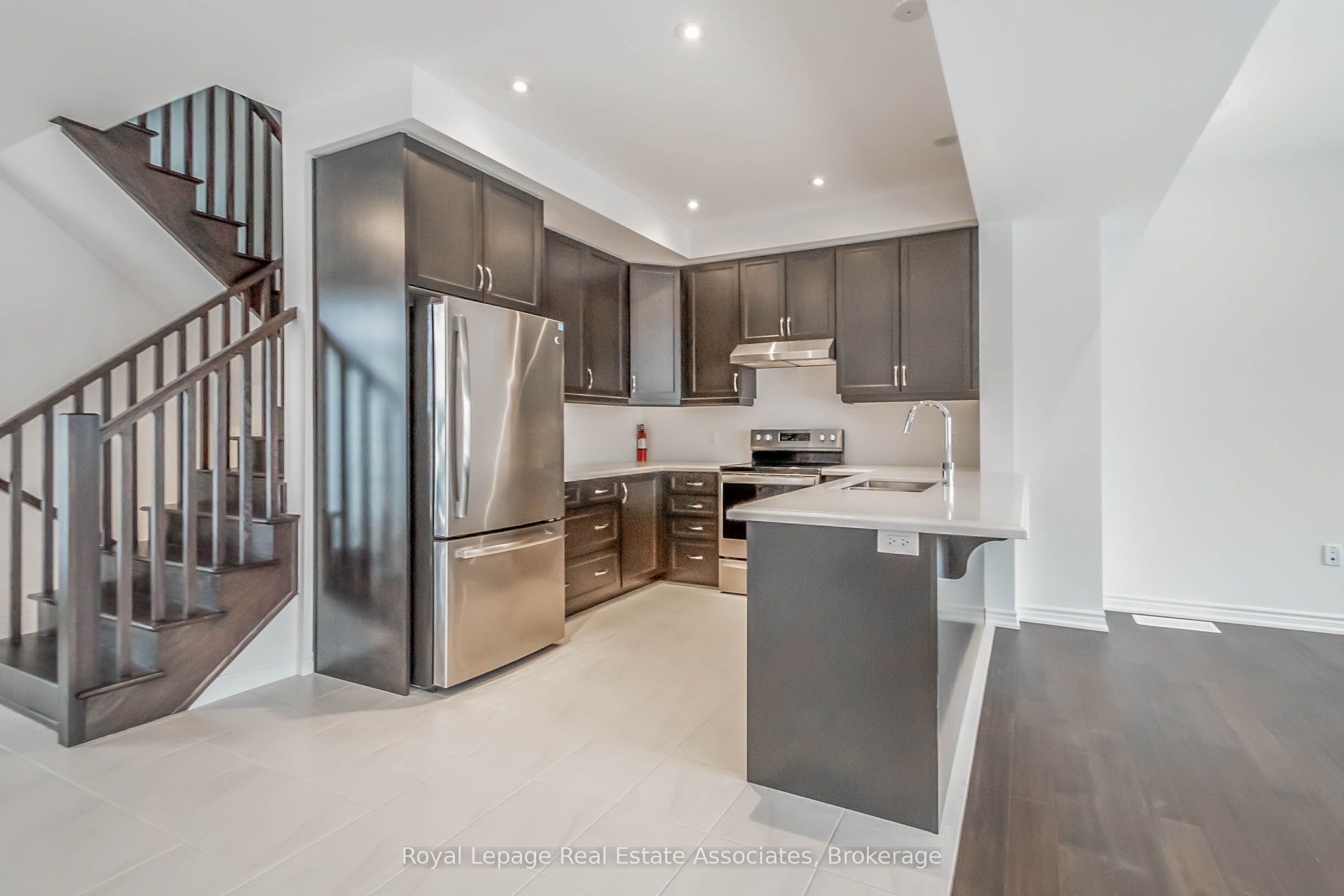 3981 Crown Street Property Photo 5