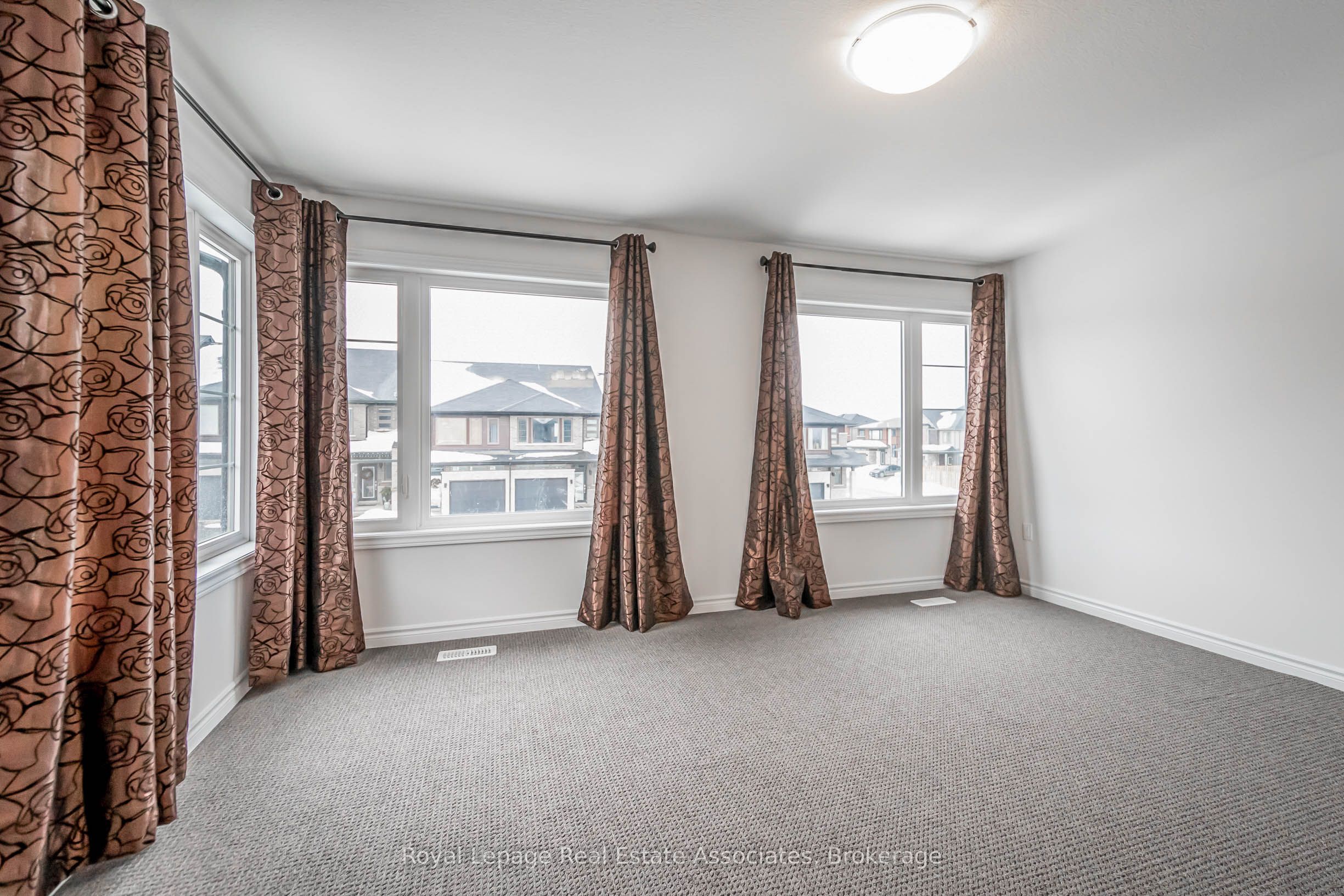 3981 Crown Street Property Photo 19