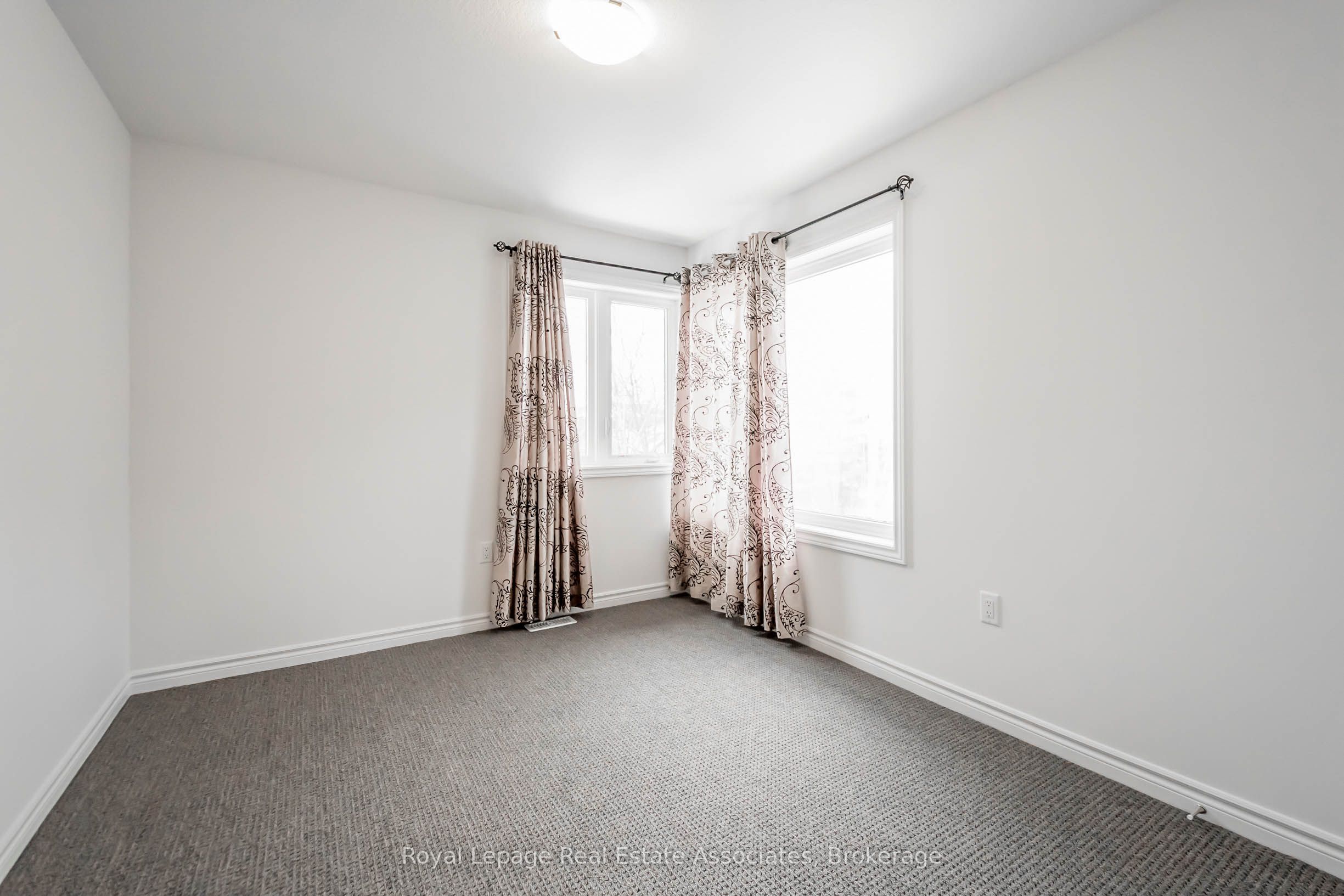3981 Crown Street Property Photo 25