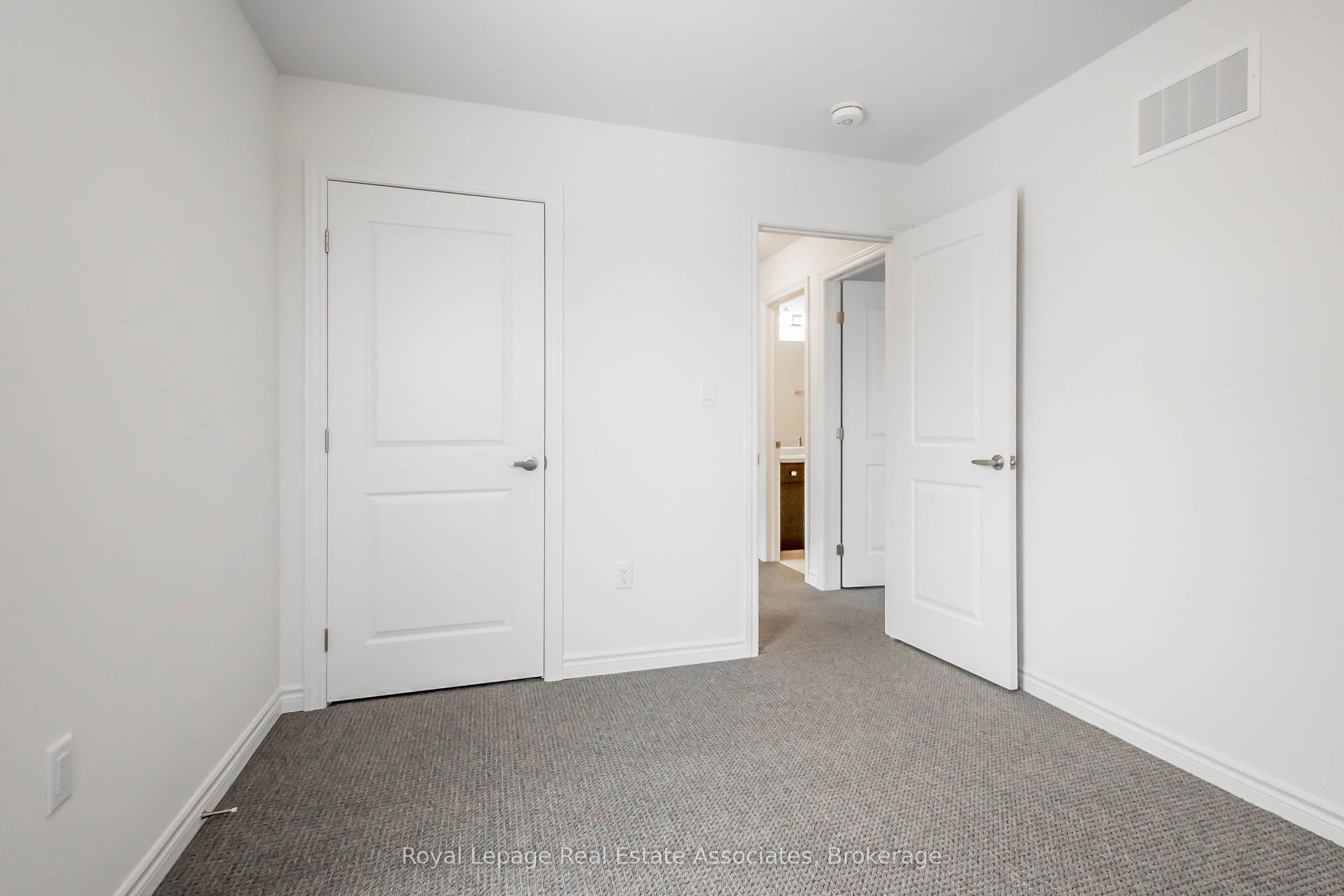 3981 Crown Street Property Photo 26