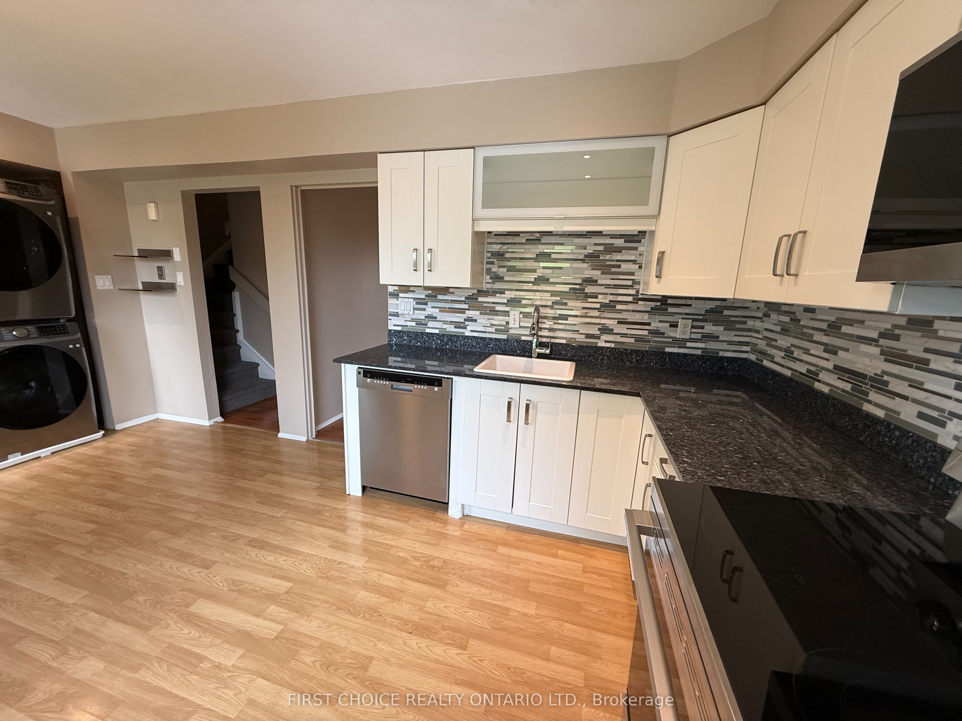 32 Appleby Private N Property Photo 9