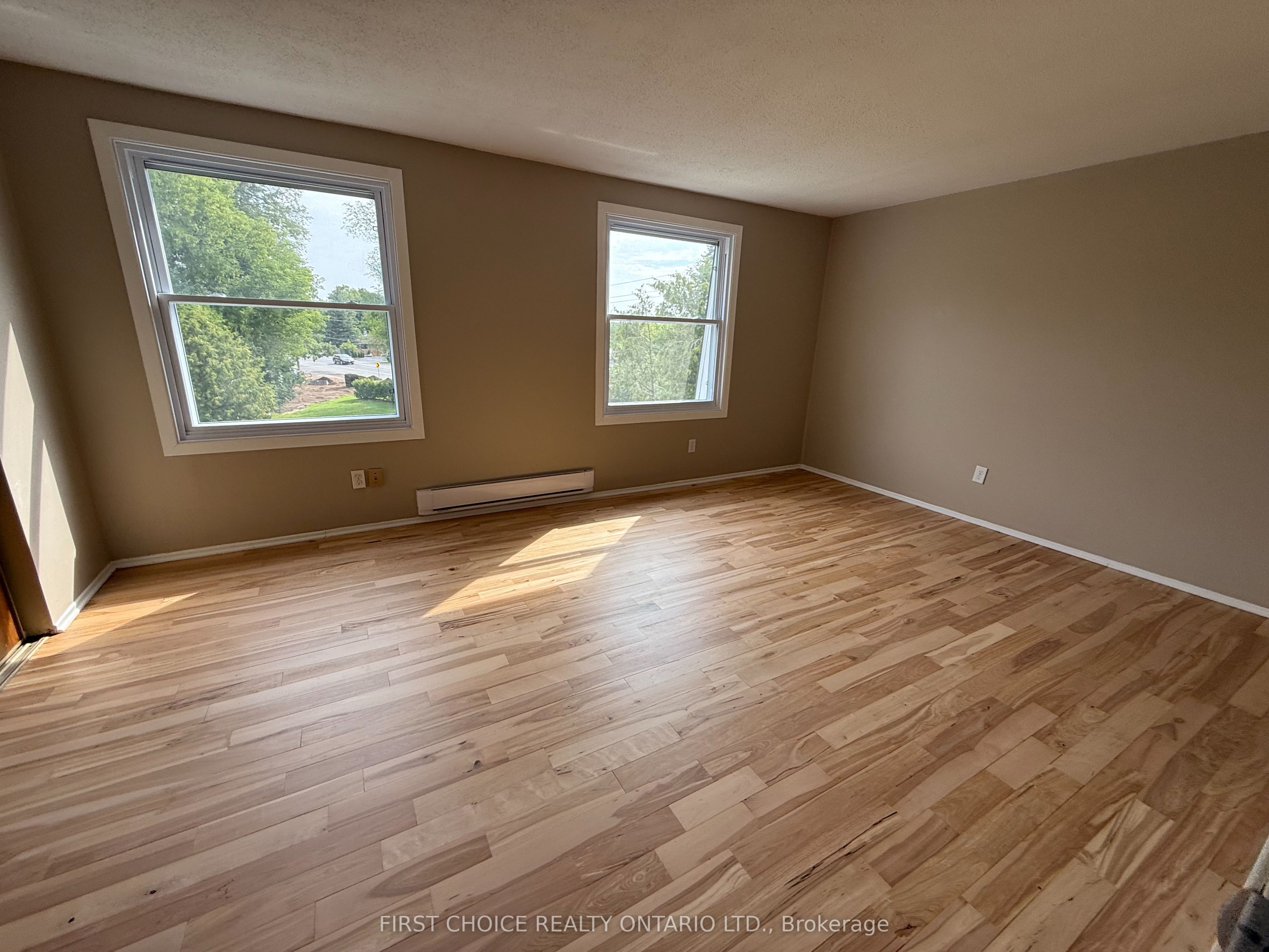 32 Appleby Private N Property Photo 16