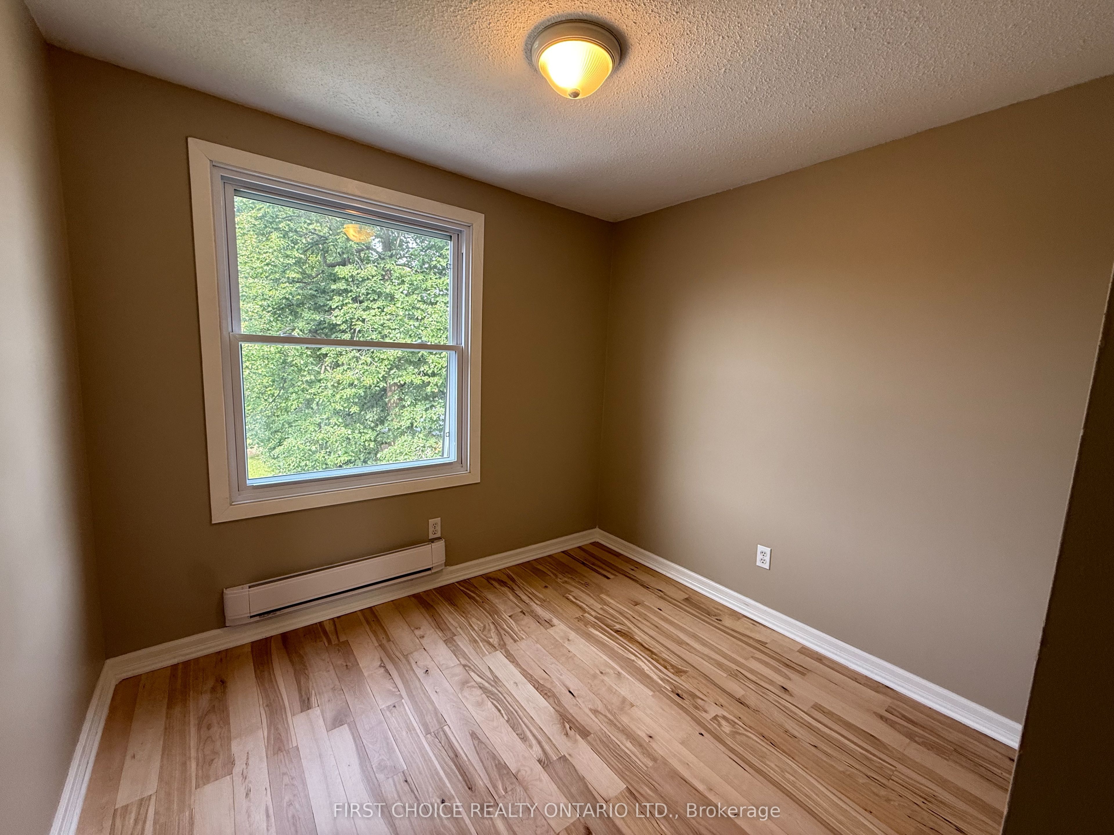 32 Appleby Private N Property Photo 18