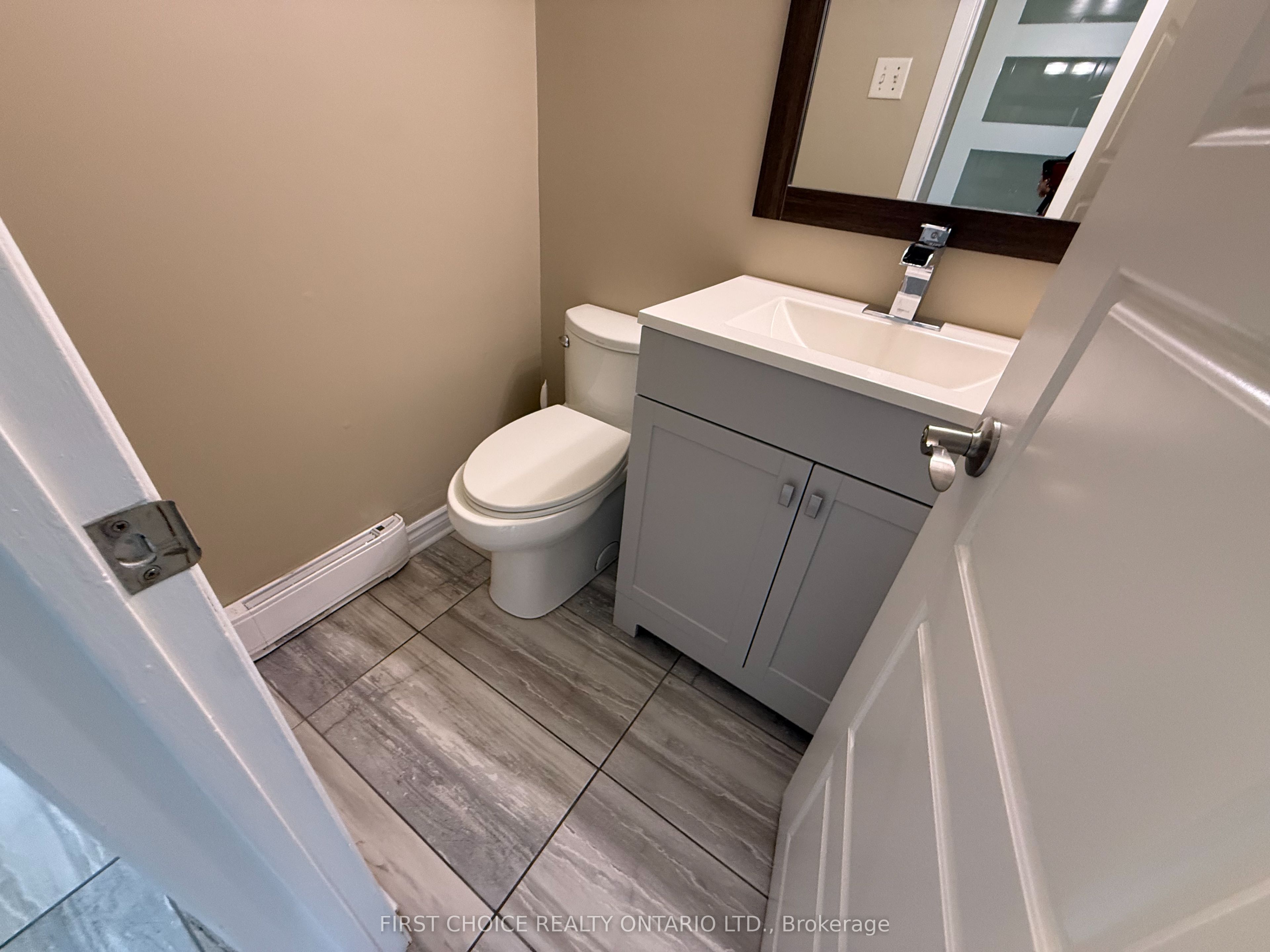 32 Appleby Private N Property Photo 26