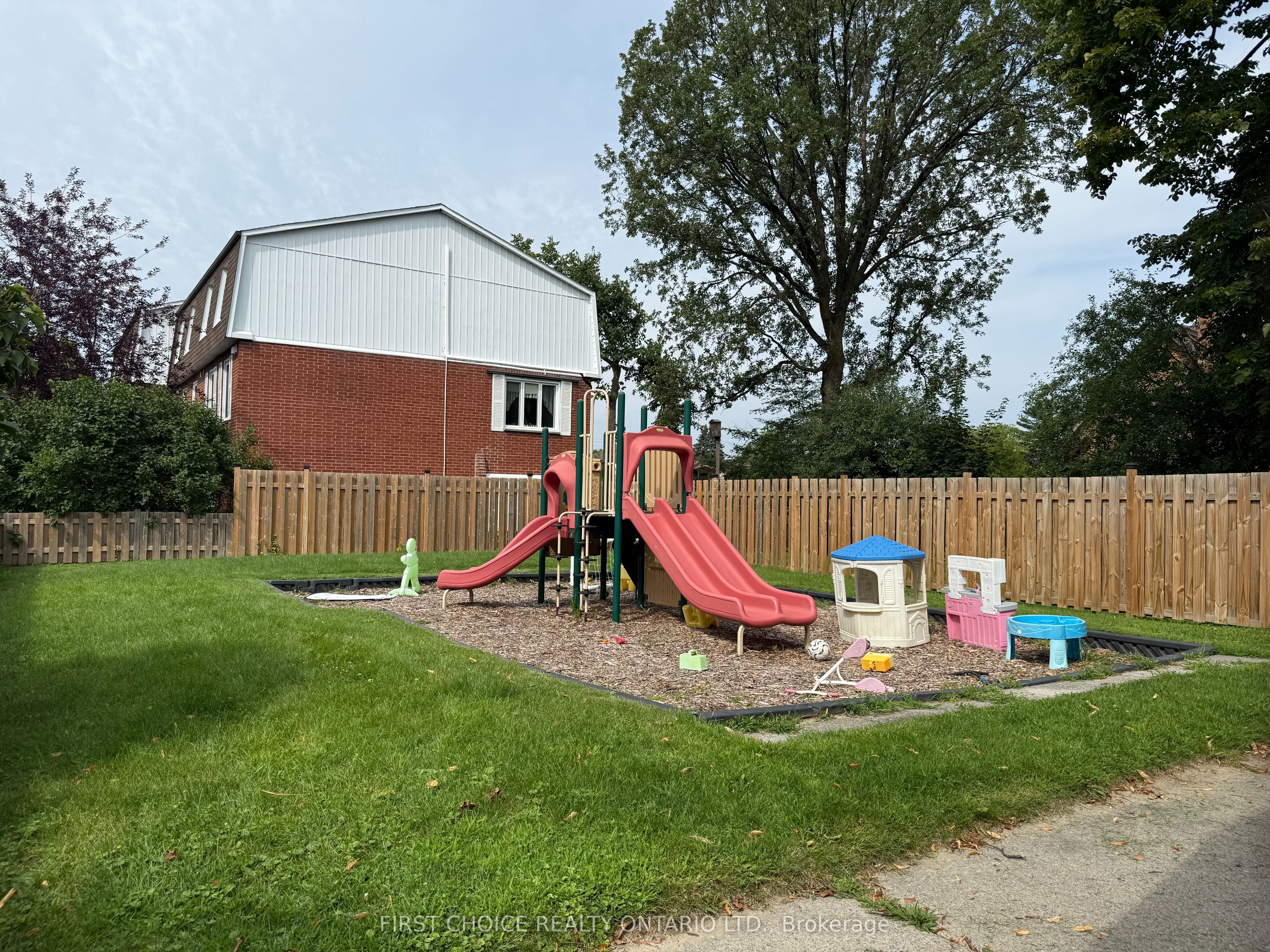 32 Appleby Private N Property Photo 29