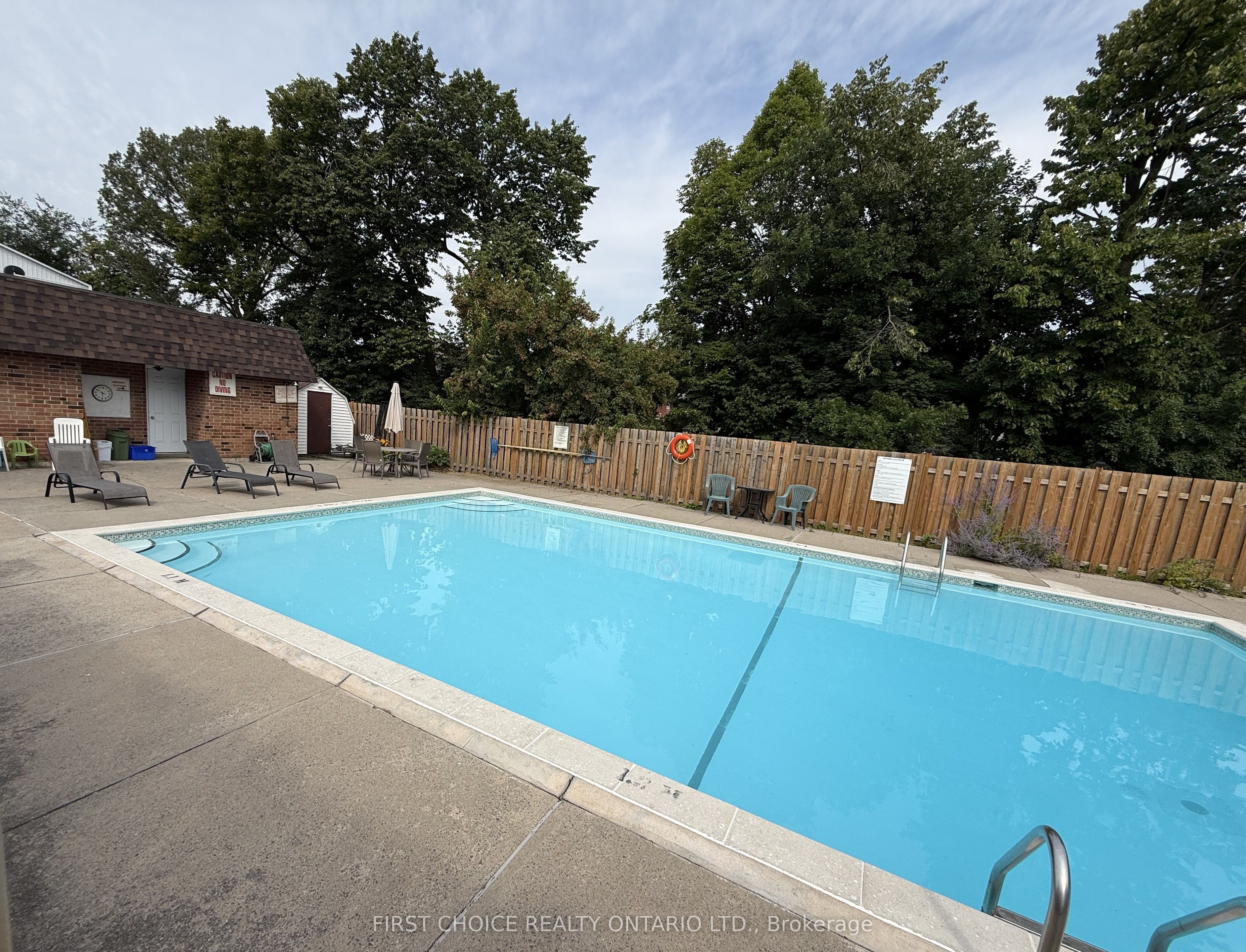32 Appleby Private N Property Photo 33