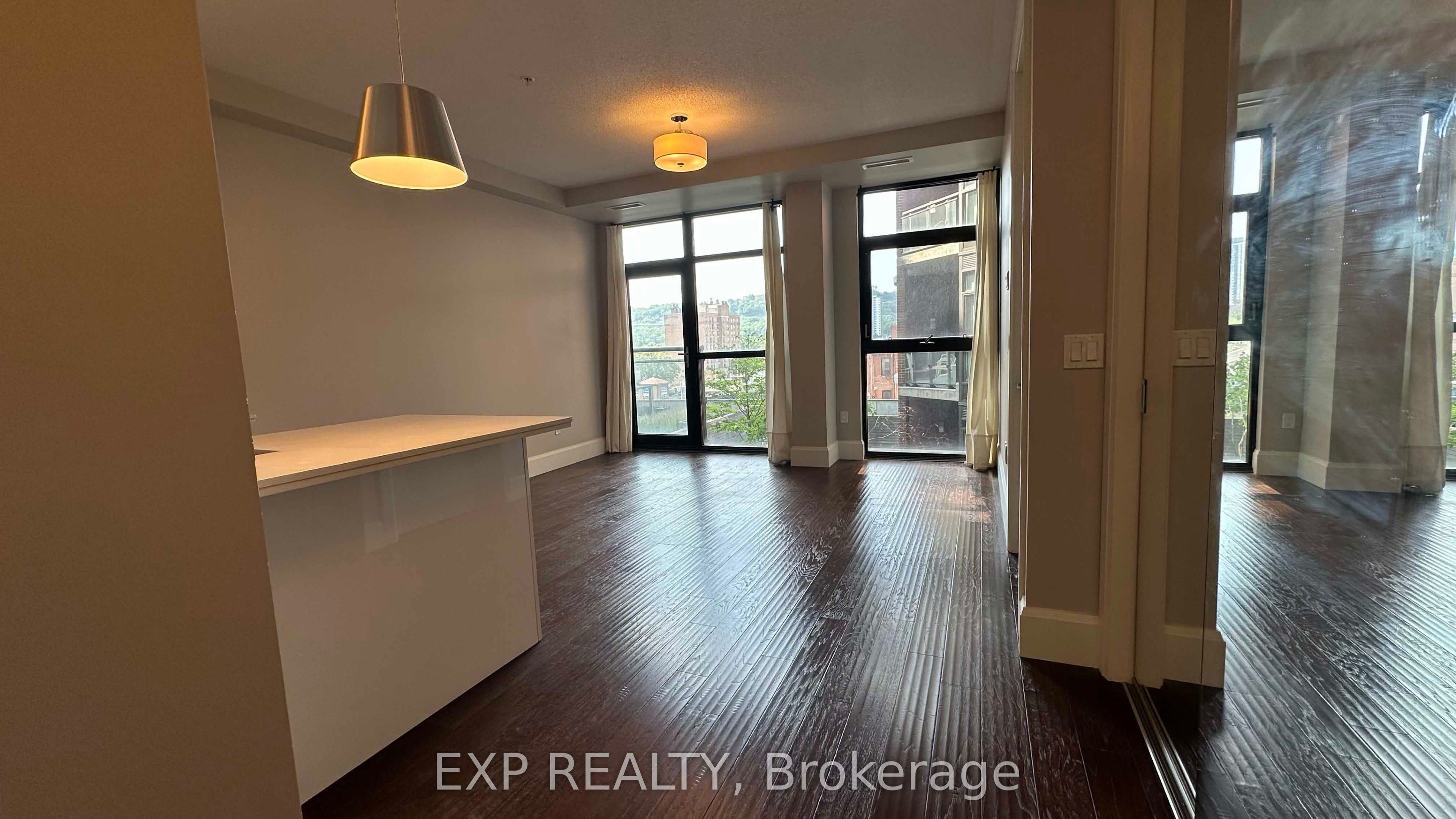 112 King Street E 512 Property Photo 2