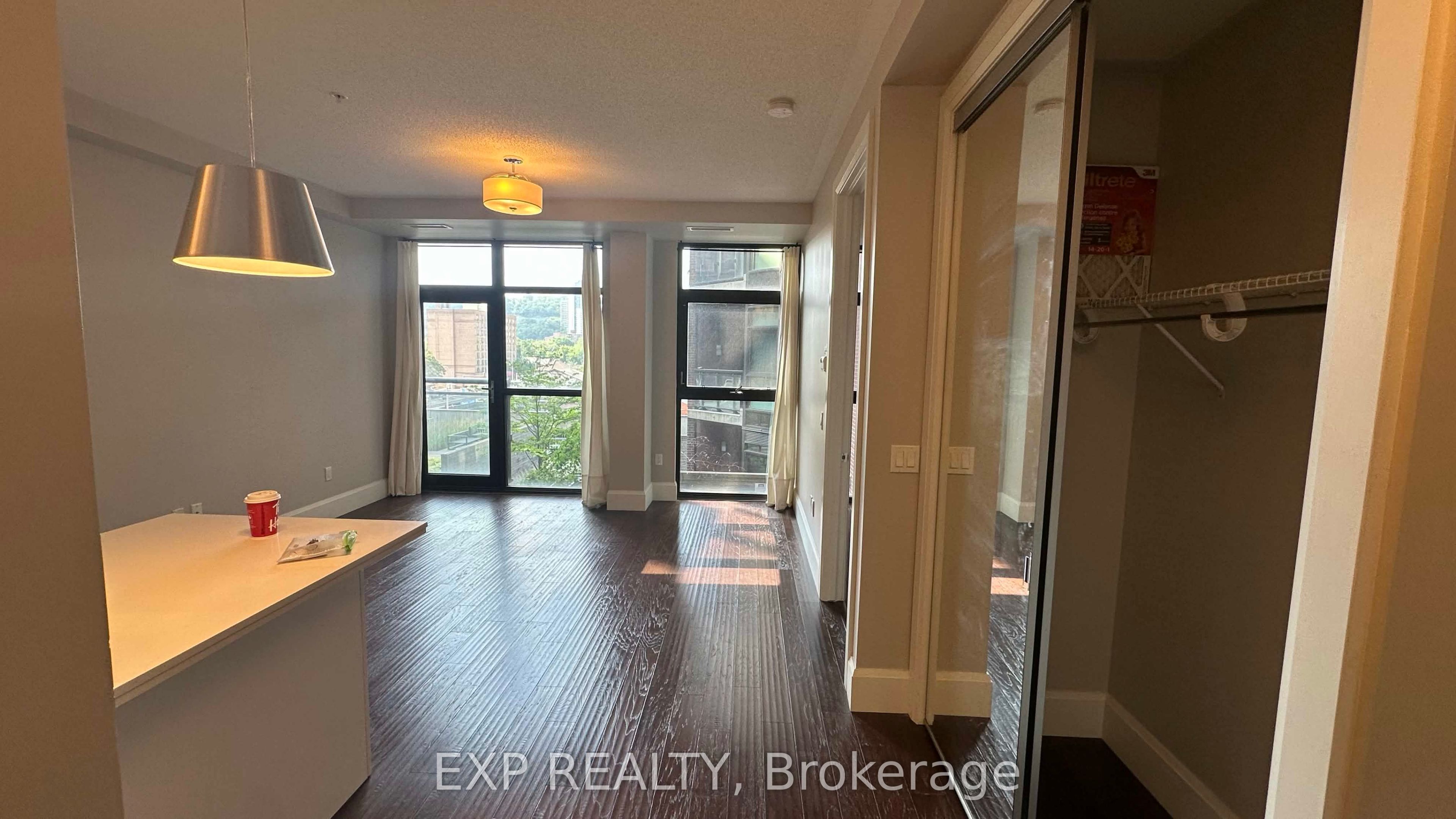 112 King Street E 512 Property Photo 12