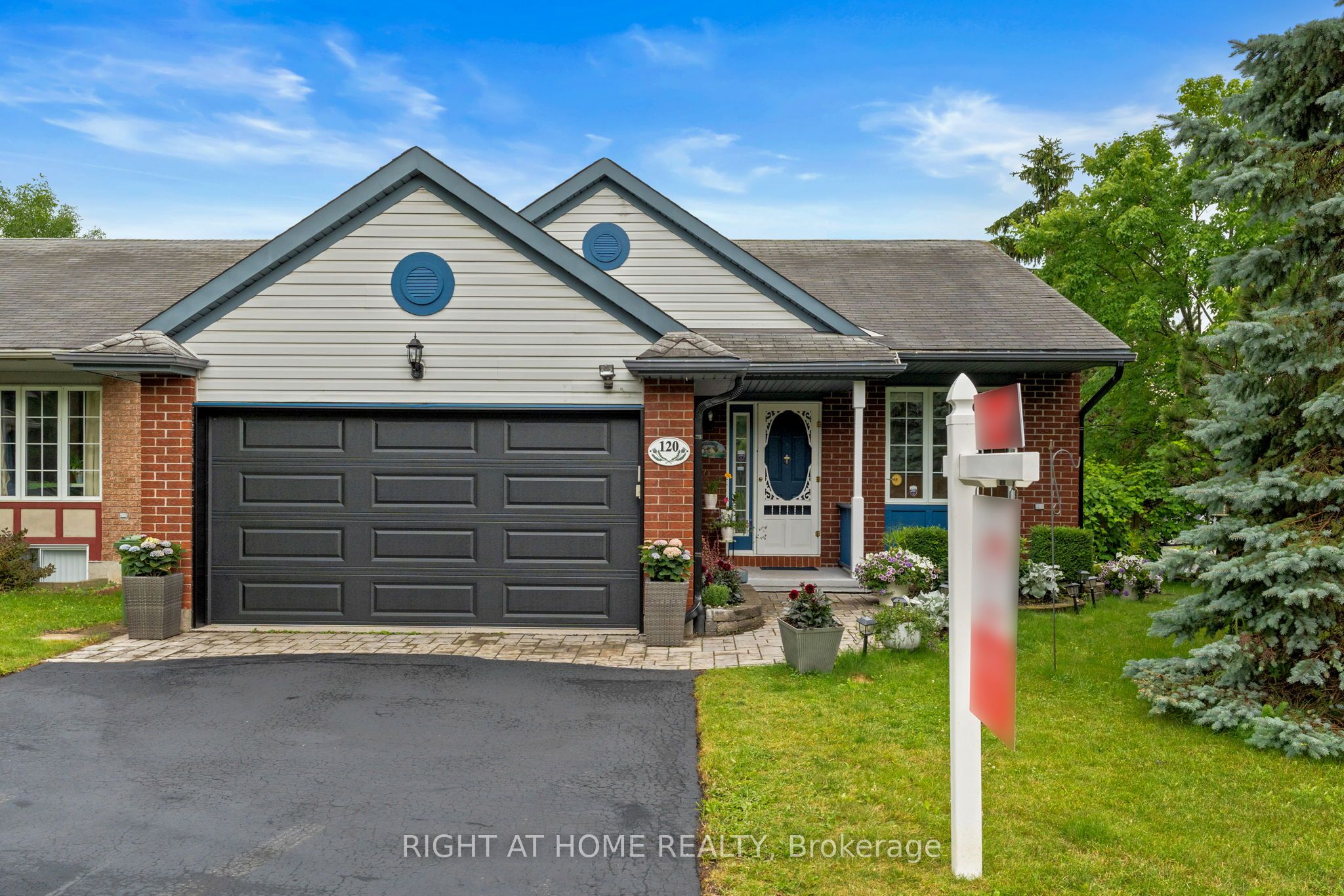120 Grandpark Circle Property Photo 1