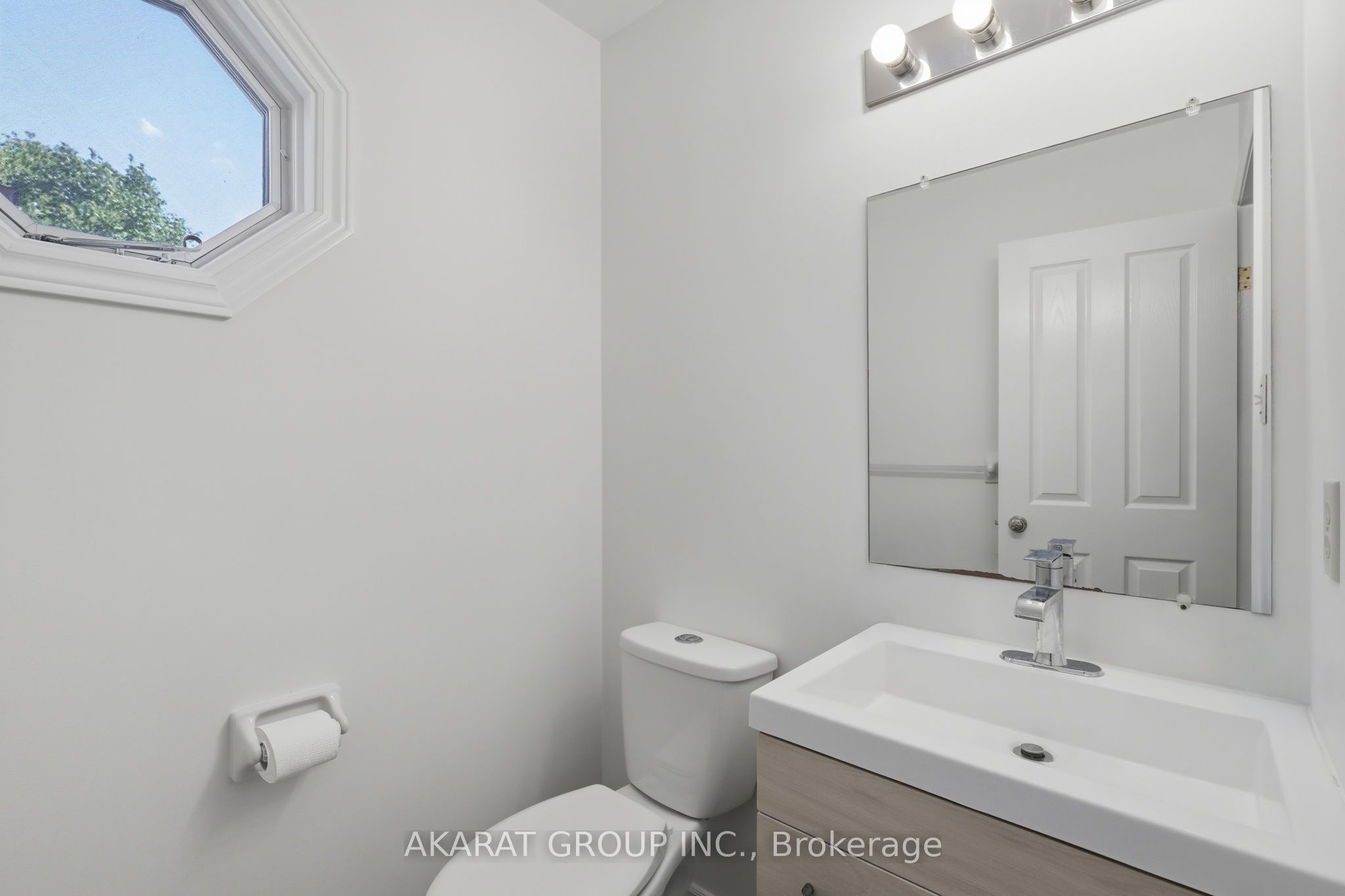 70 Sunnyside Drive 9 Property Photo 5