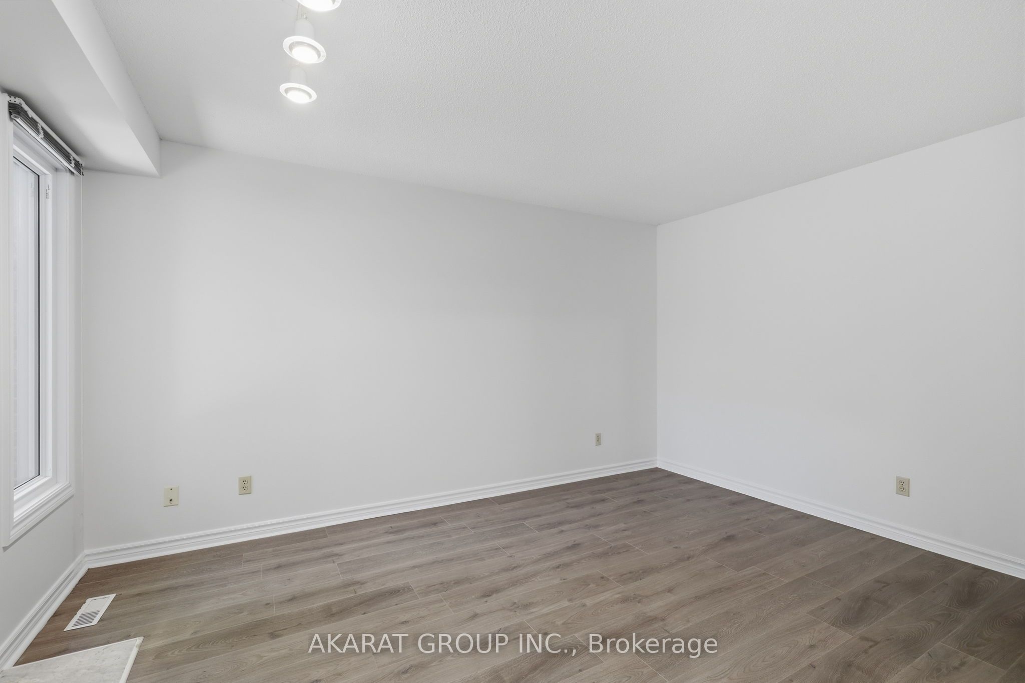 70 Sunnyside Drive 9 Property Photo 22